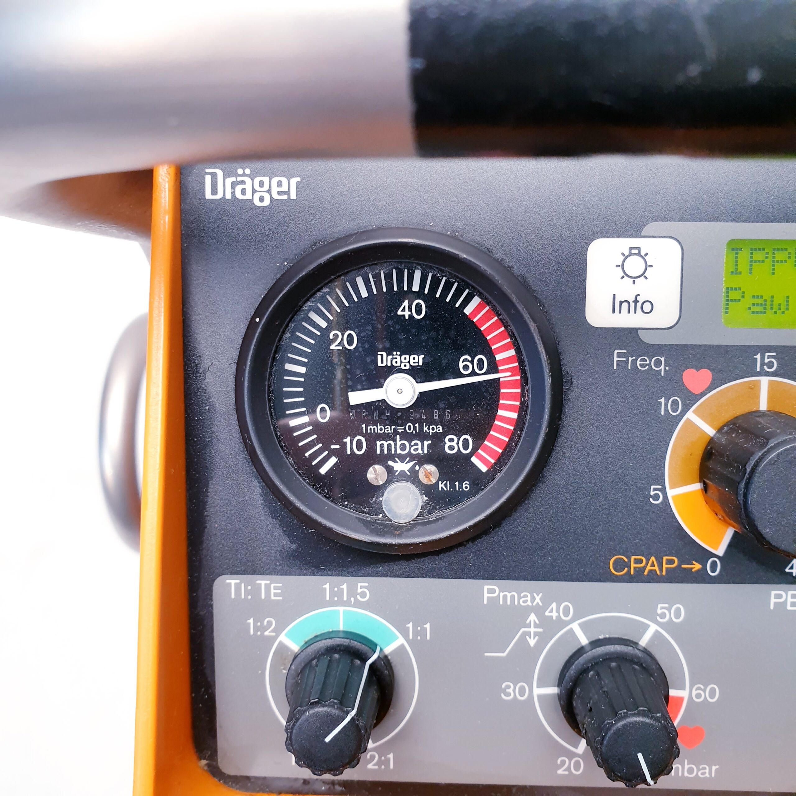 Dräger Oxylog 2000 Beatmungsgerät + Netzteil FW7401M,12 thumbnail 4