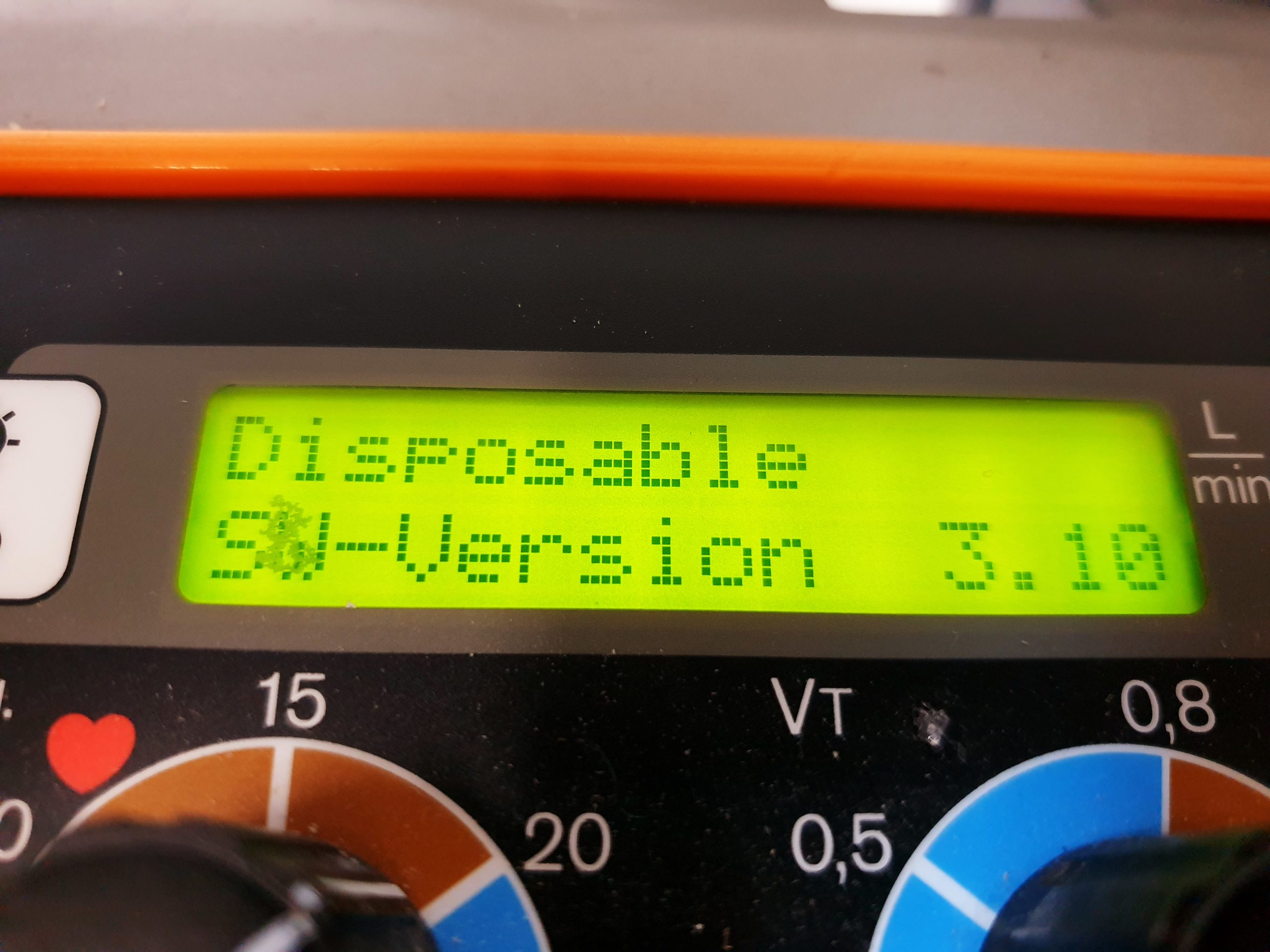 Dräger Draeger Oxylog 2000 Beatmungsgerät Emergency Ventilator mit Netzteil — — image 1 of 7