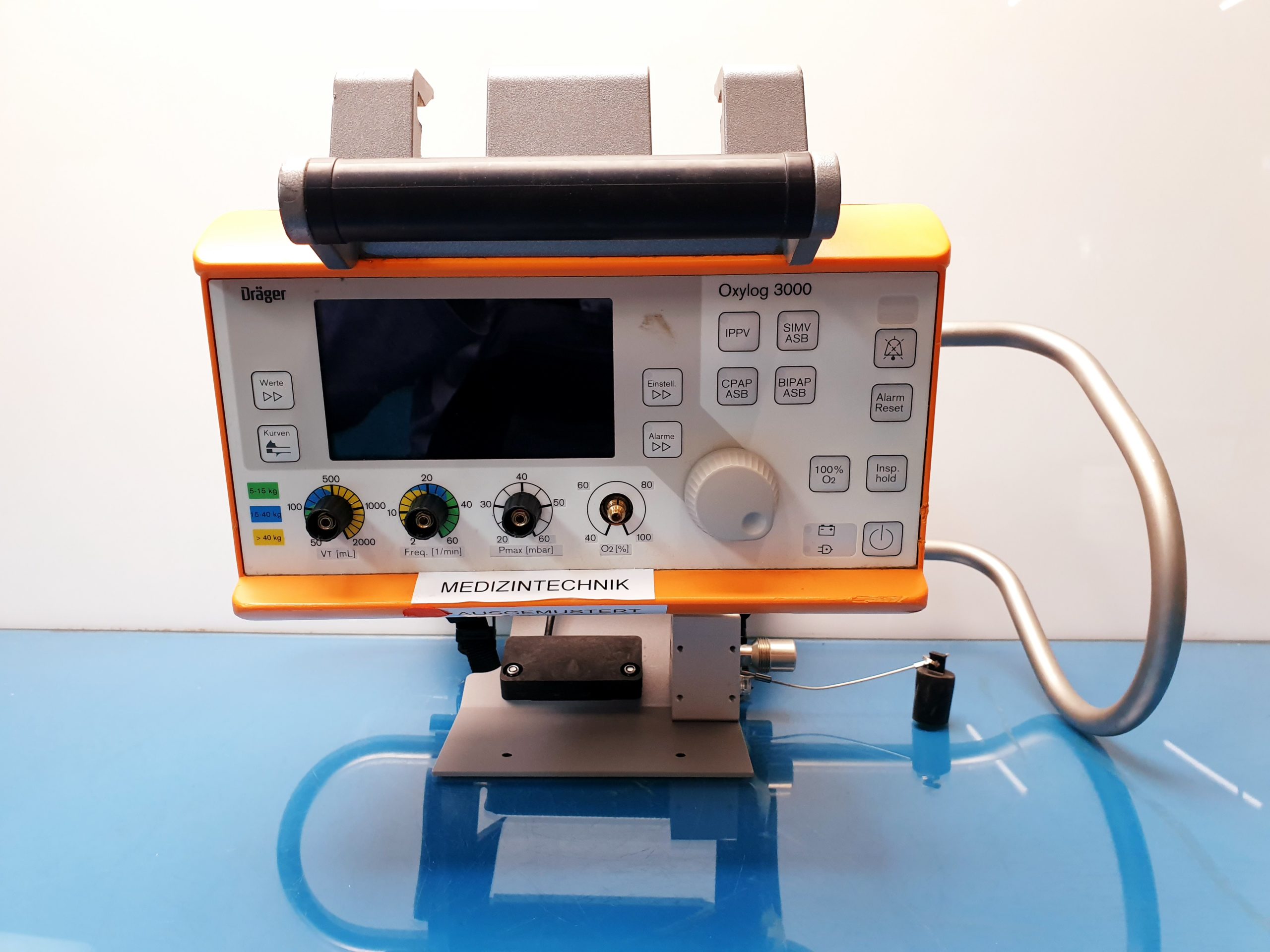 Dräger – Oxylog 3000 – Notfallbeatmungsgerät Defekt thumbnail 2