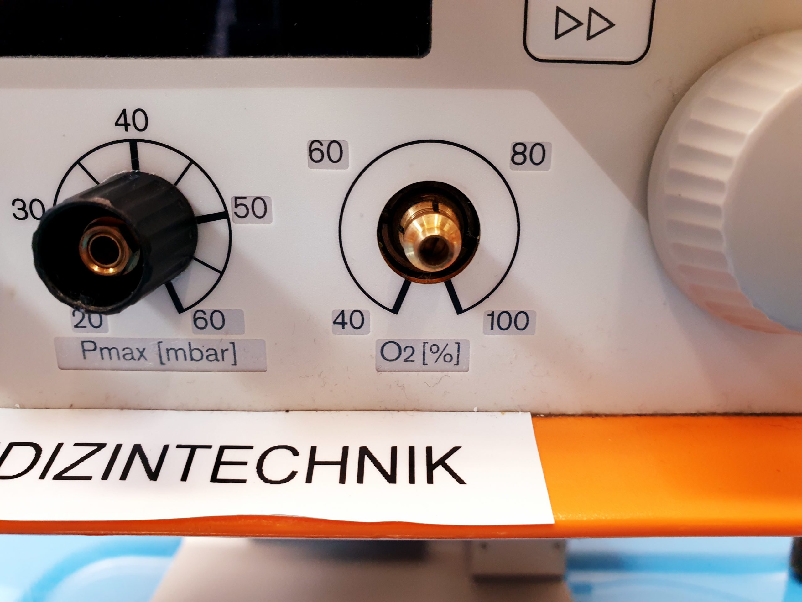 Dräger – Oxylog 3000 – Notfallbeatmungsgerät Defekt thumbnail 3