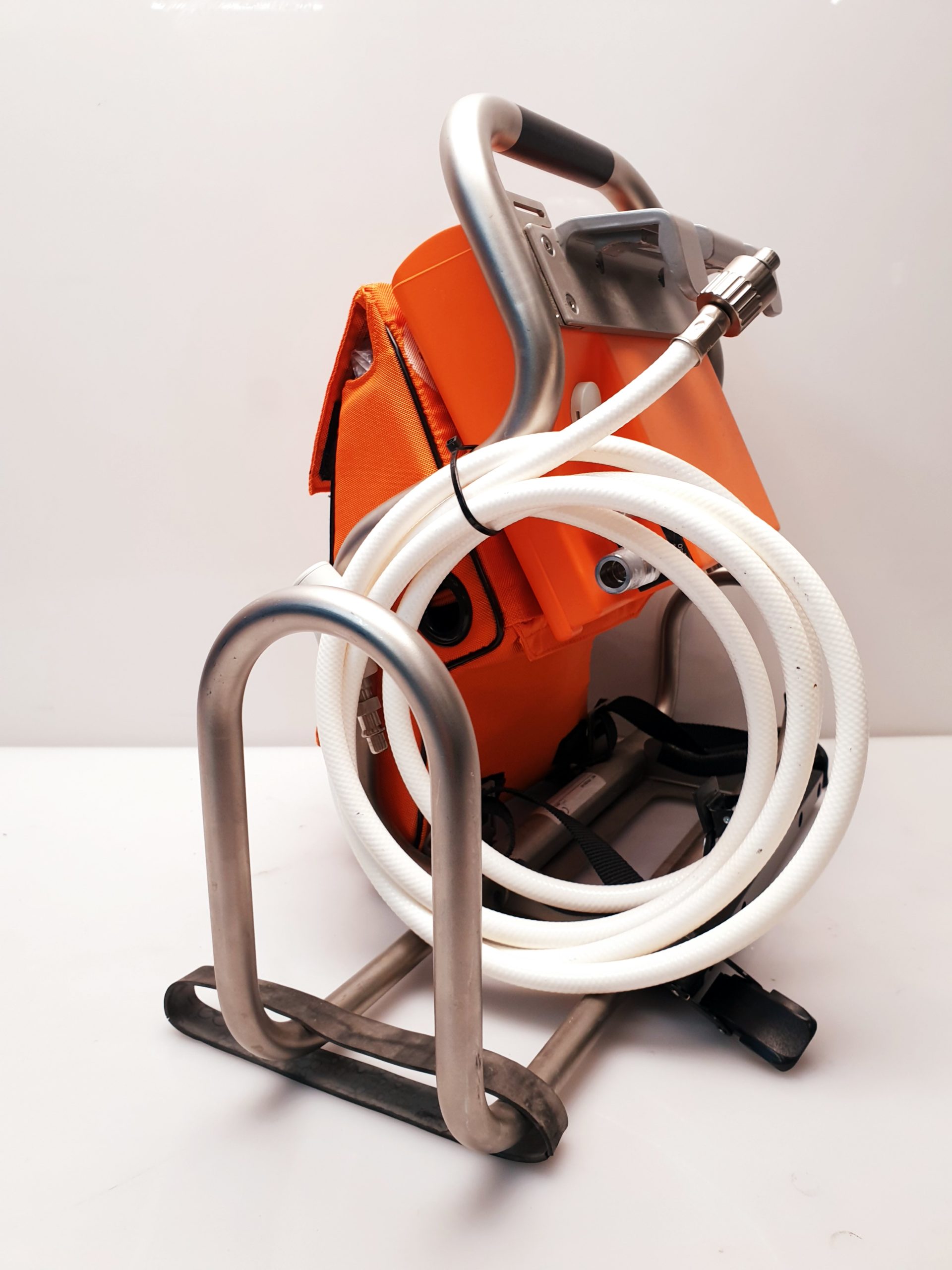 Dräger-Draeger Oxylog 1000 Notfallbeatmungsgerät mit Metallhalterung thumbnail 3