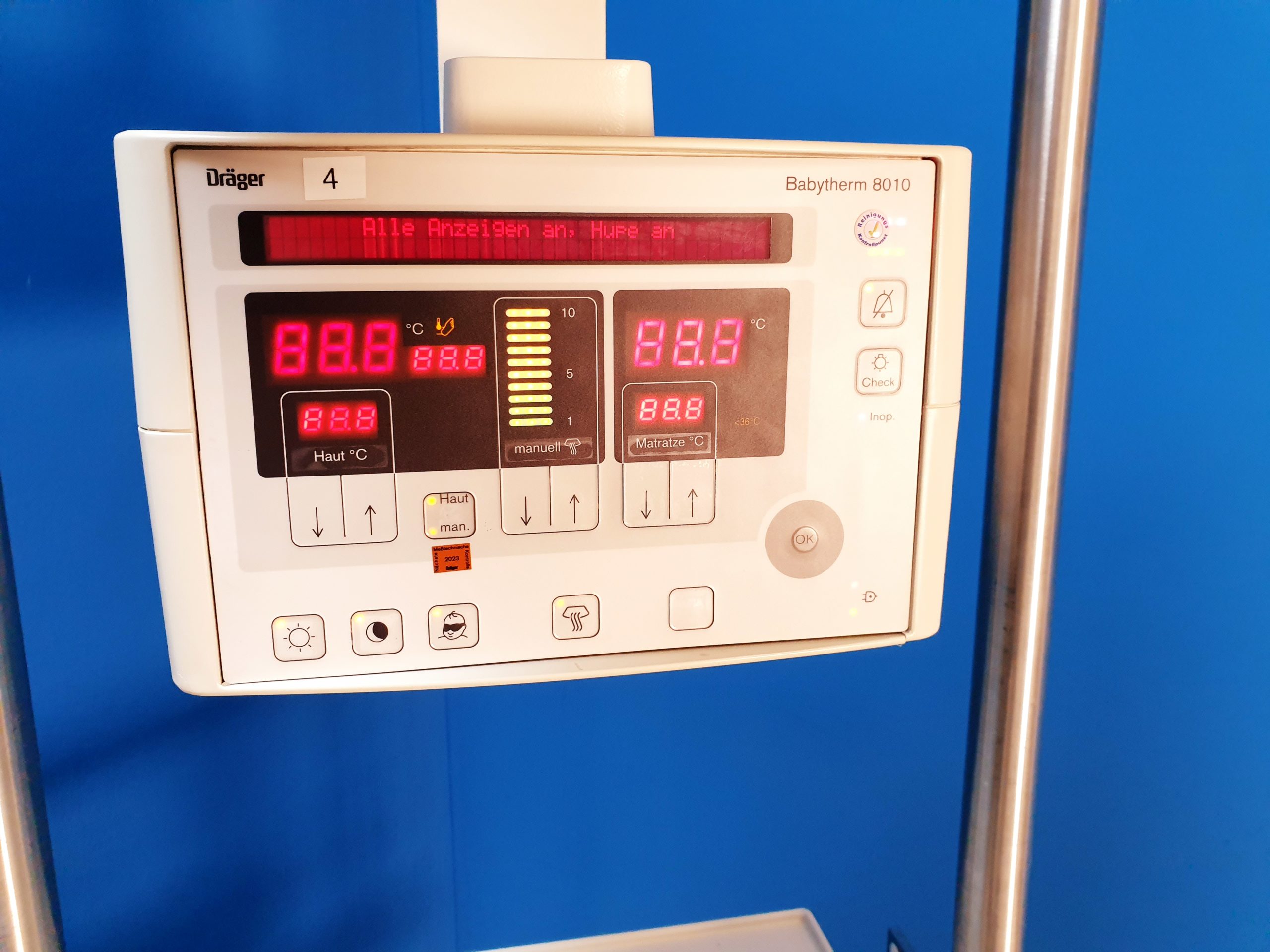 Babytherm 8000 + Babytherm 8010 Wärmebett / Inkubator / Säuglingswärmesystem thumbnail 4