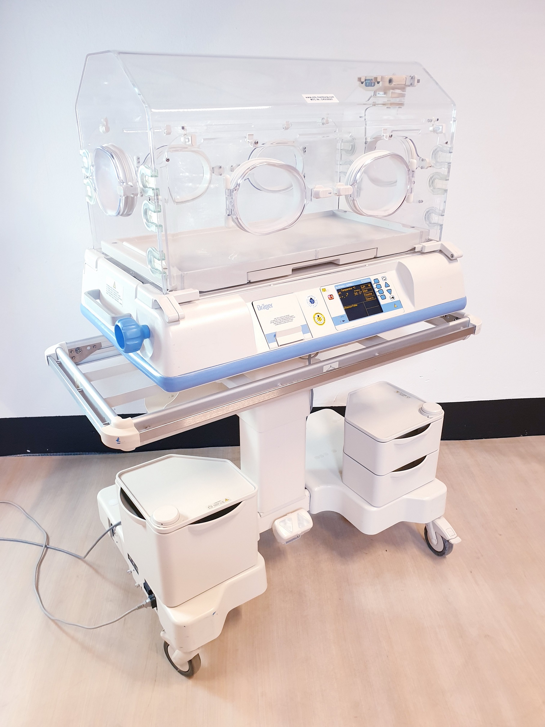 Dräger Isolette C2000e // C 2000 e Incubator / Inkubator Neonatal thumbnail 3