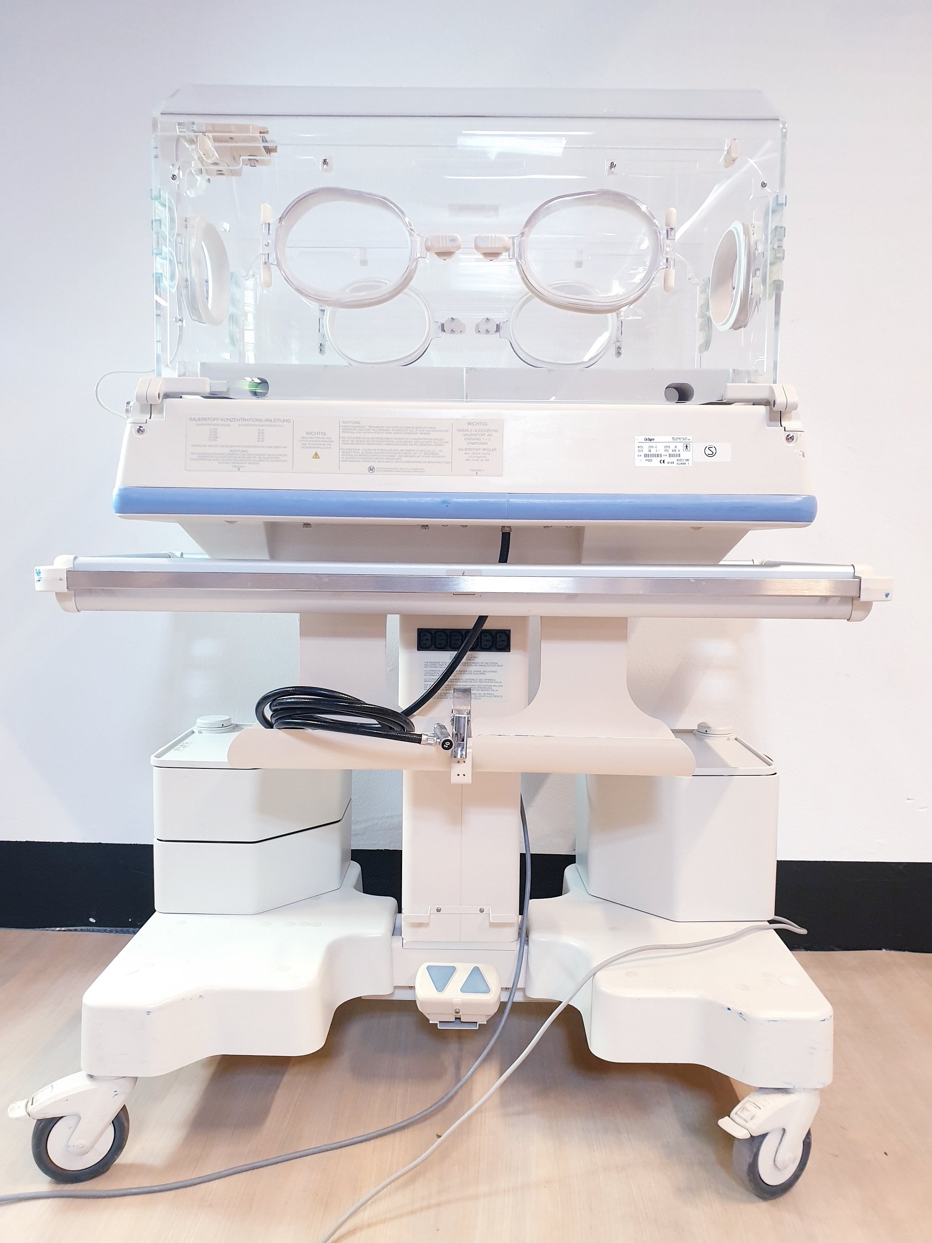 Dräger Isolette C2000e // C 2000 e Incubator / Inkubator Neonatal thumbnail 5