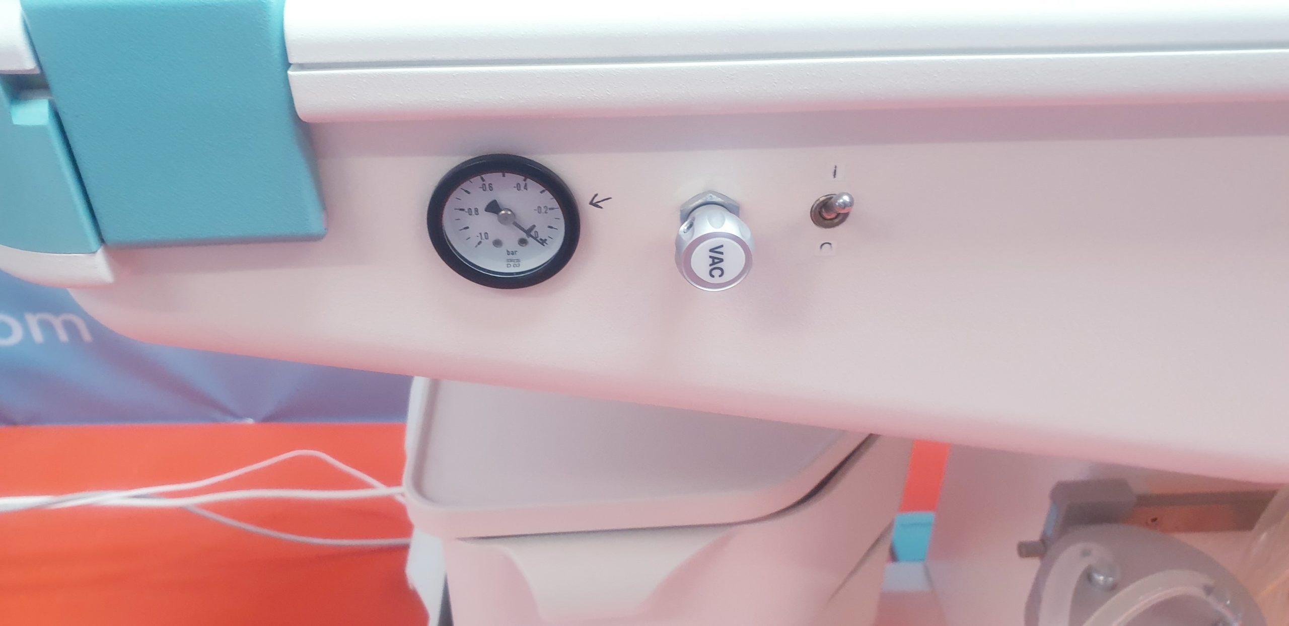 Heinen & Löwenstein Lifetherm 2000/2003 Wärmebett – Reanimationseinheit thumbnail 4