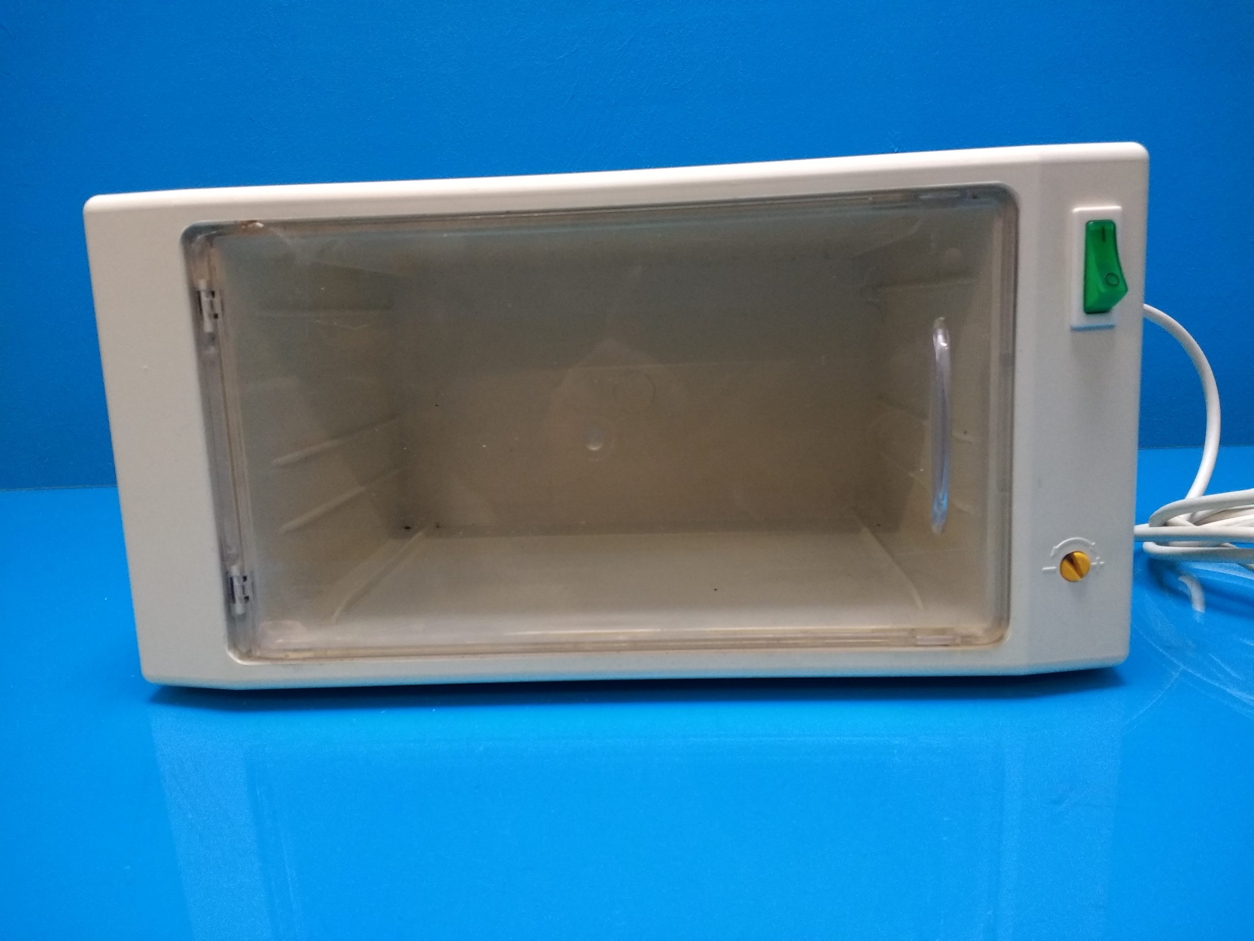 Almedica 30 Watt Brutschrank Inkubator — image 1 of 4