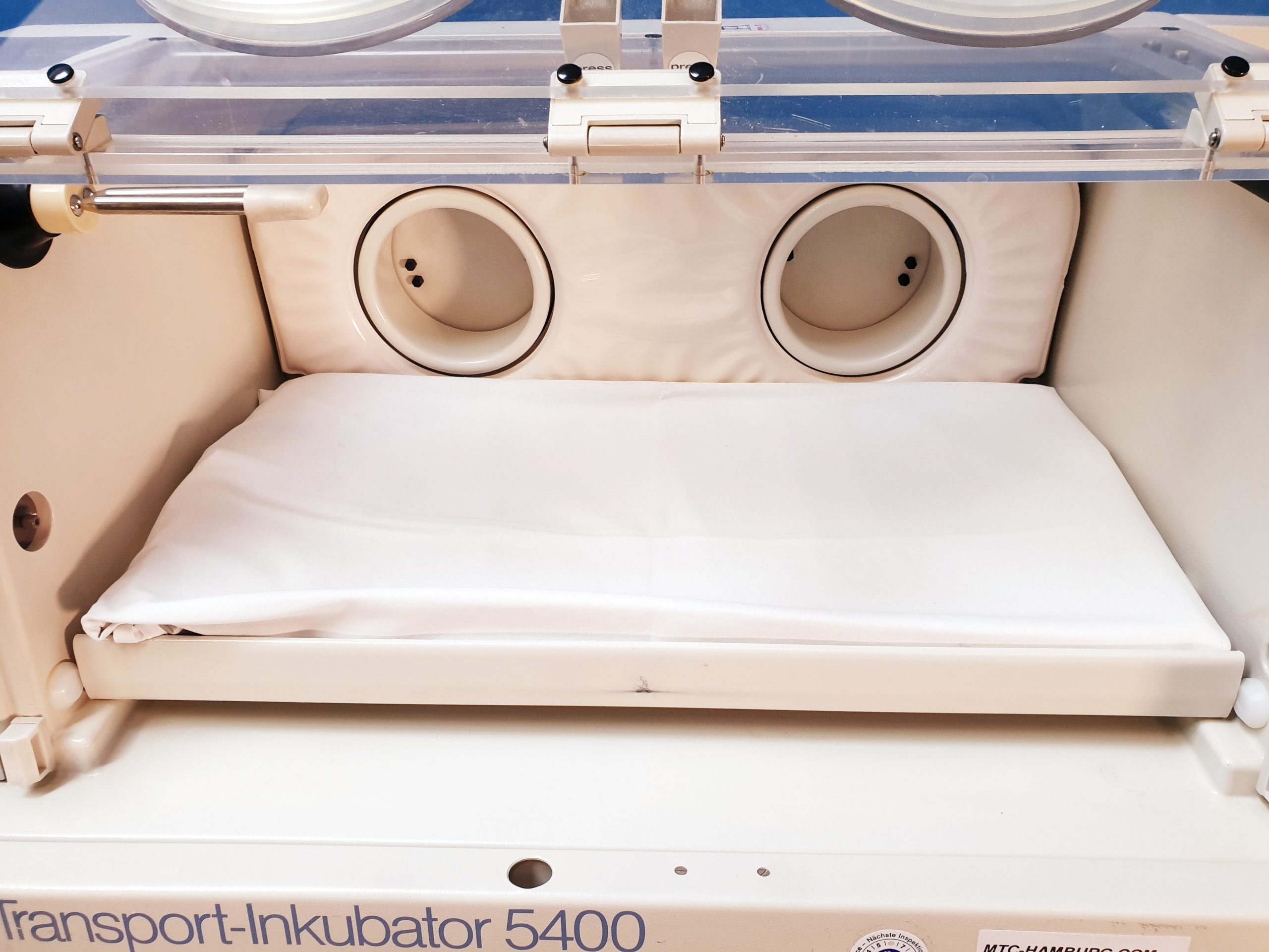 Dräger Draeger Transport Incubator // Transportinkubator 5400 + Babylog 2000 Beatmungsgerät auf fahrbarem Gestell thumbnail 3