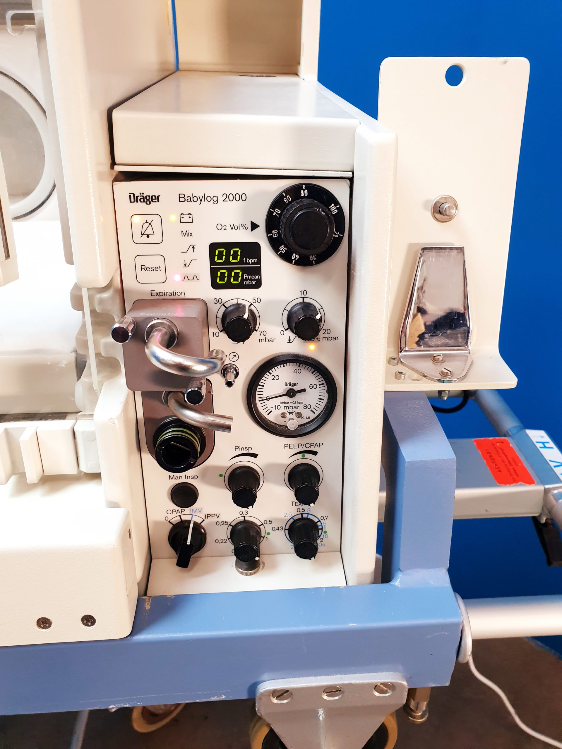 Dräger Draeger Transport Incubator // Transportinkubator 5400 + Babylog 2000 Beatmungsgerät auf fahrbarem Gestell thumbnail 5
