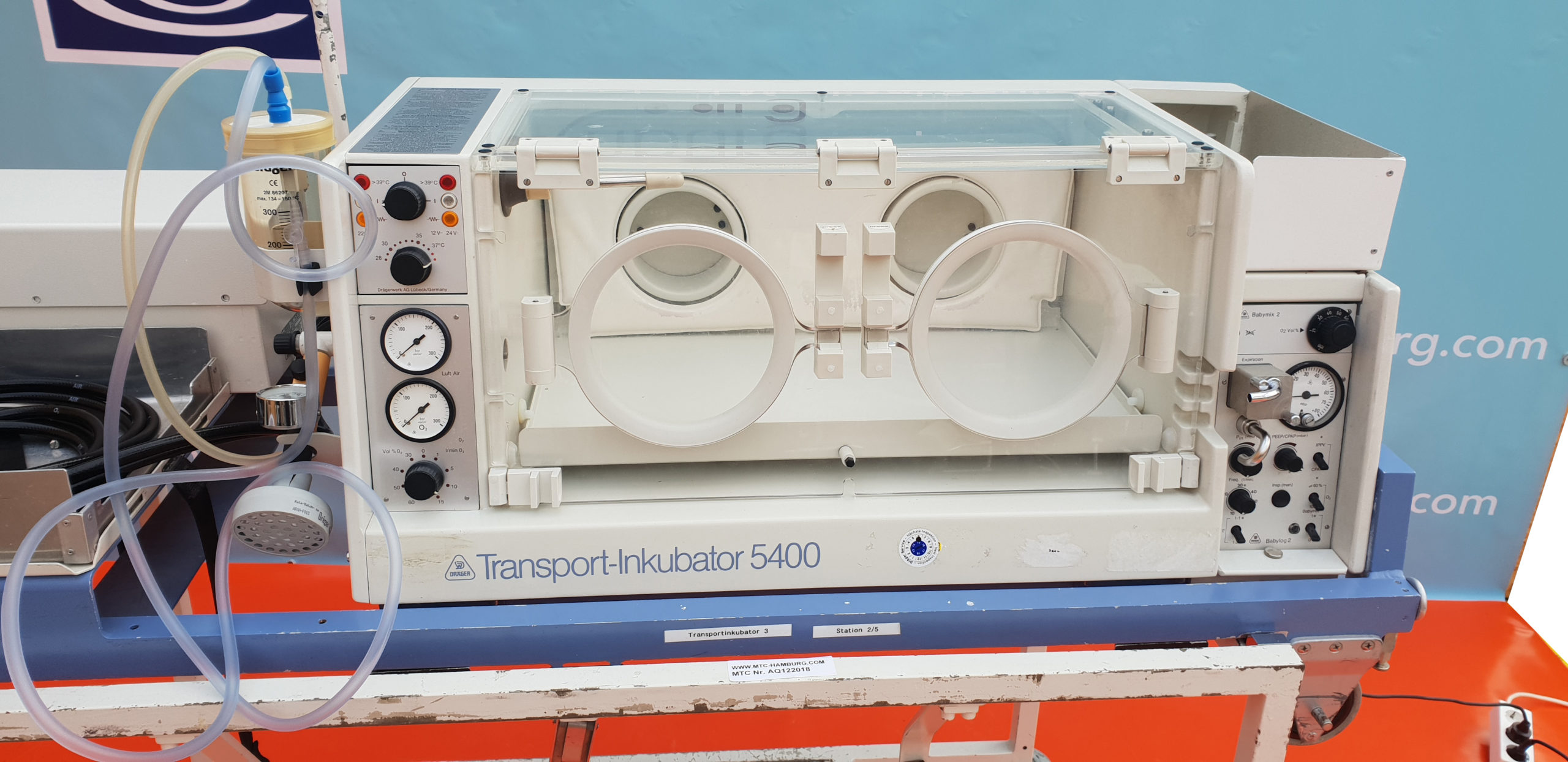 Dräger // Dräger 5400 Transport Inkubator Brutkasten Inkubator Fahrbar — image 1 of 5