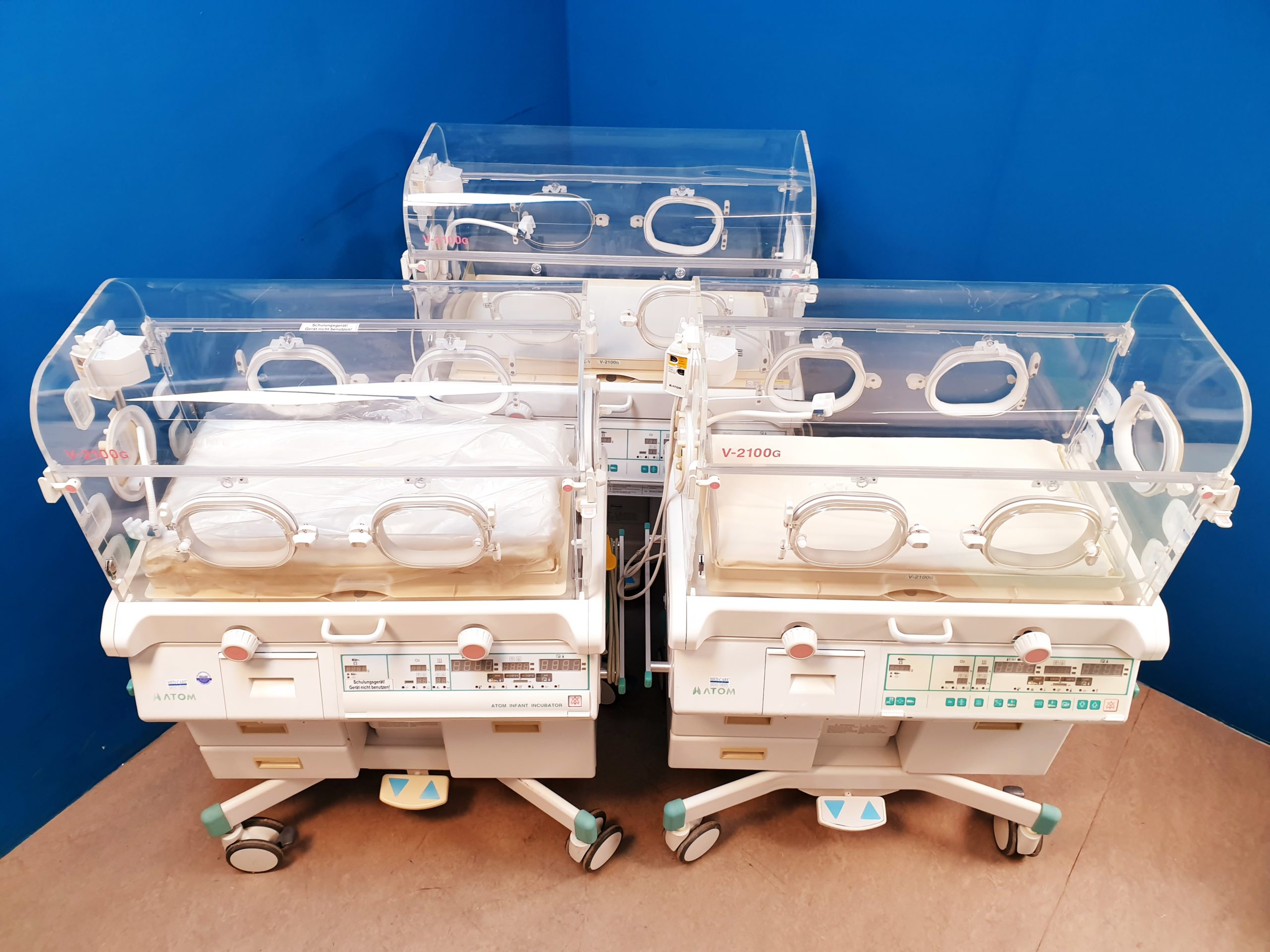 ATOM V-2100G1 Infant Incubator // Inkubator thumbnail 2