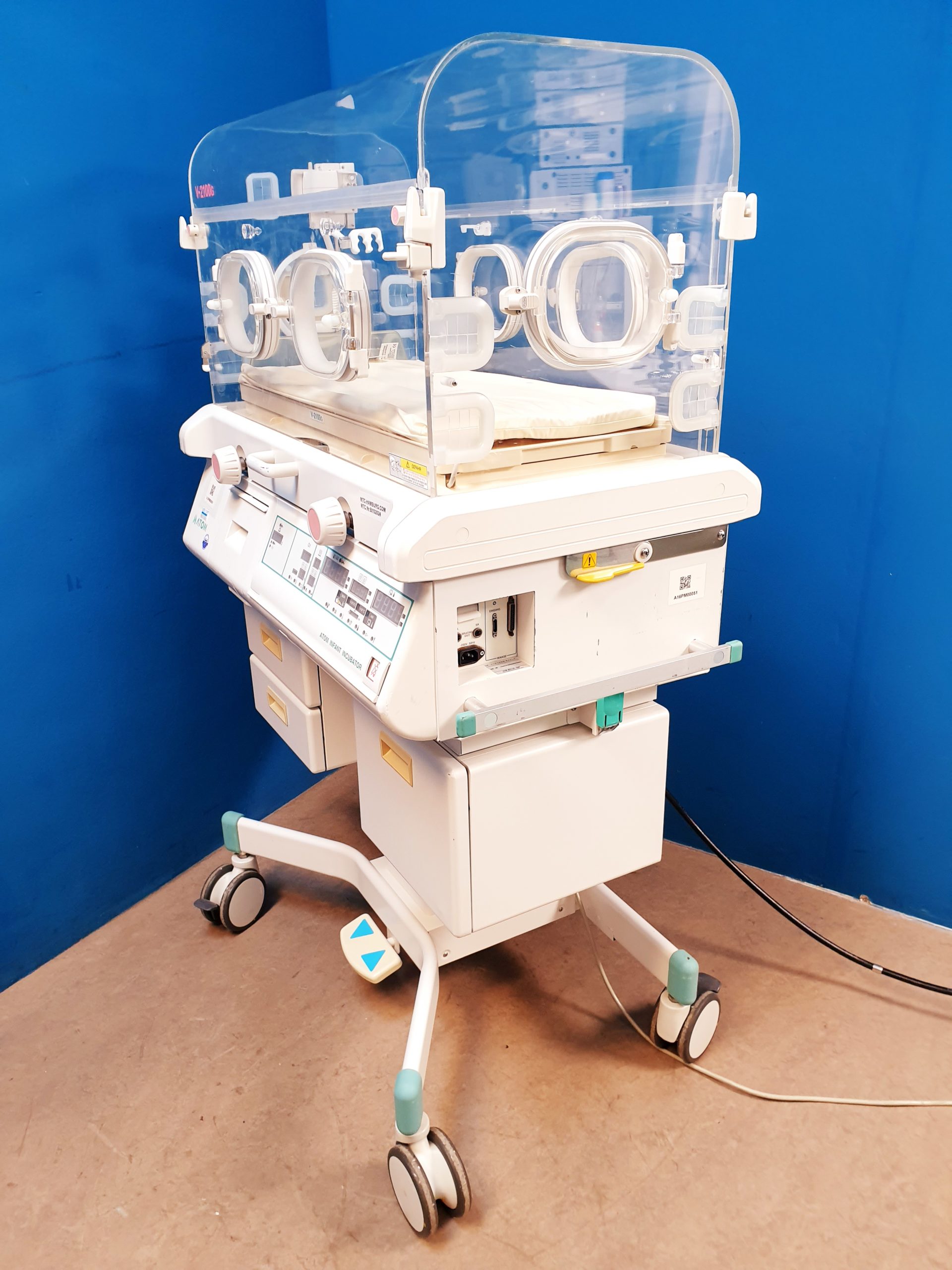 ATOM V-2100G1 Infant Incubator // Inkubator thumbnail 6