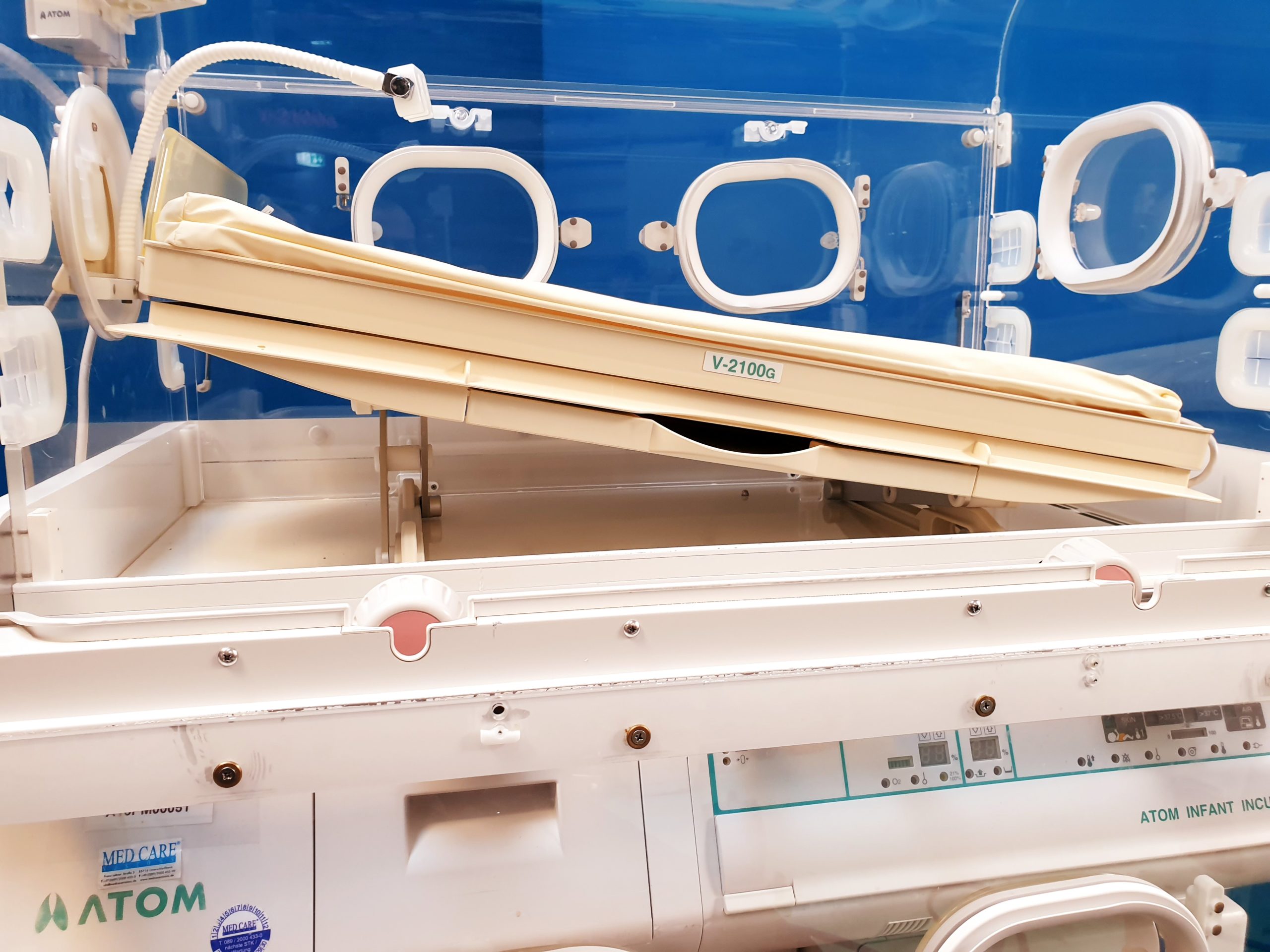 ATOM V-2100G1 Infant Incubator // Inkubator thumbnail 10
