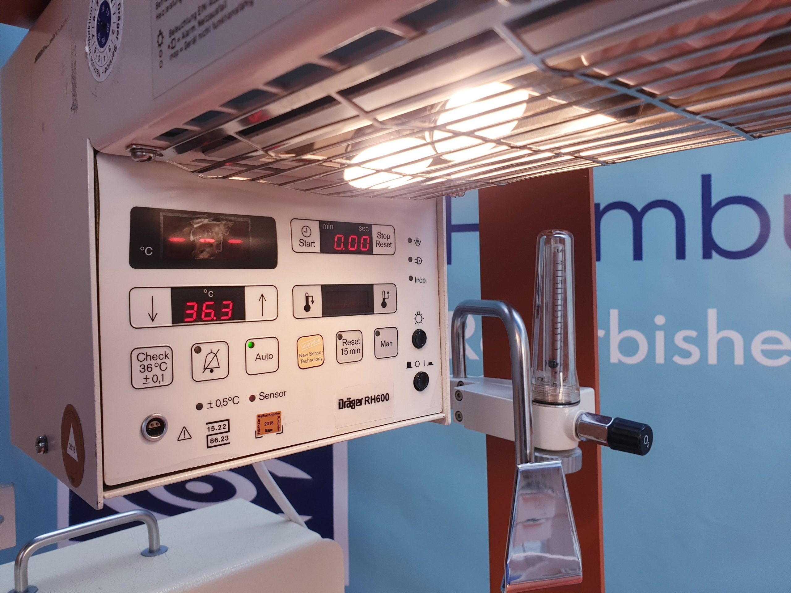 Dräger // Draeger PP 800 // PP800 Reanimationseinheit Wärmebettchen für Neugeborene mit Dräger RH600 Strahler und Babymix 2 — image 1 of 2