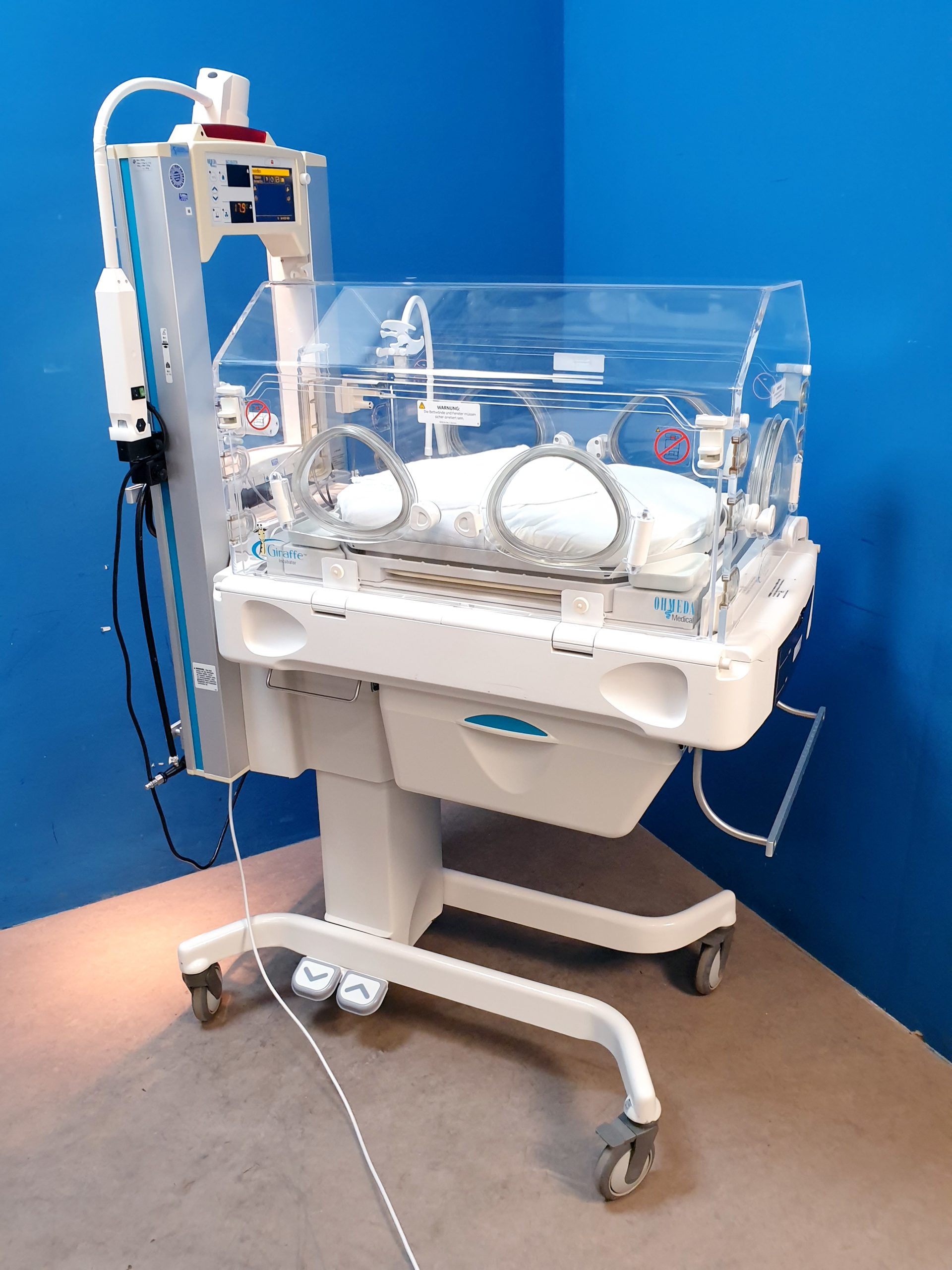 OHMEDA Giraffe Omnibed Carestation Incubator Giraffe Inkubator — image 1 of 32