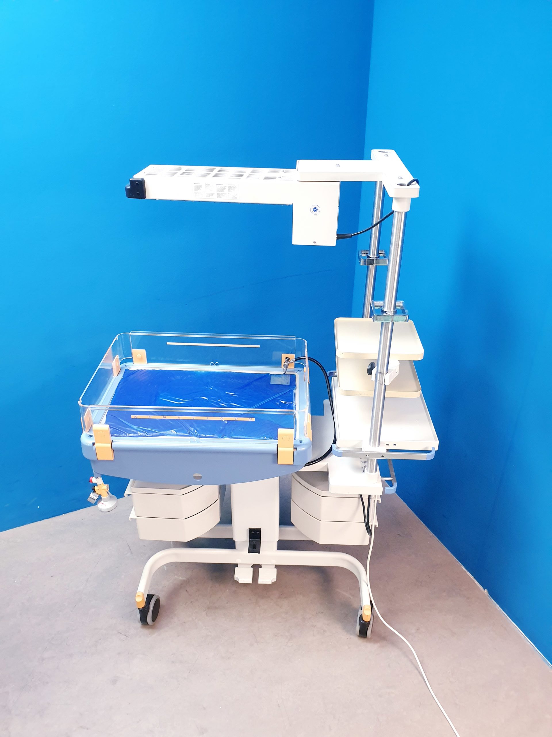 Dräger Babytherm 8000 fahrbare Reanimationseinheit für Neugeborene mit Wärmestrahler thumbnail 8