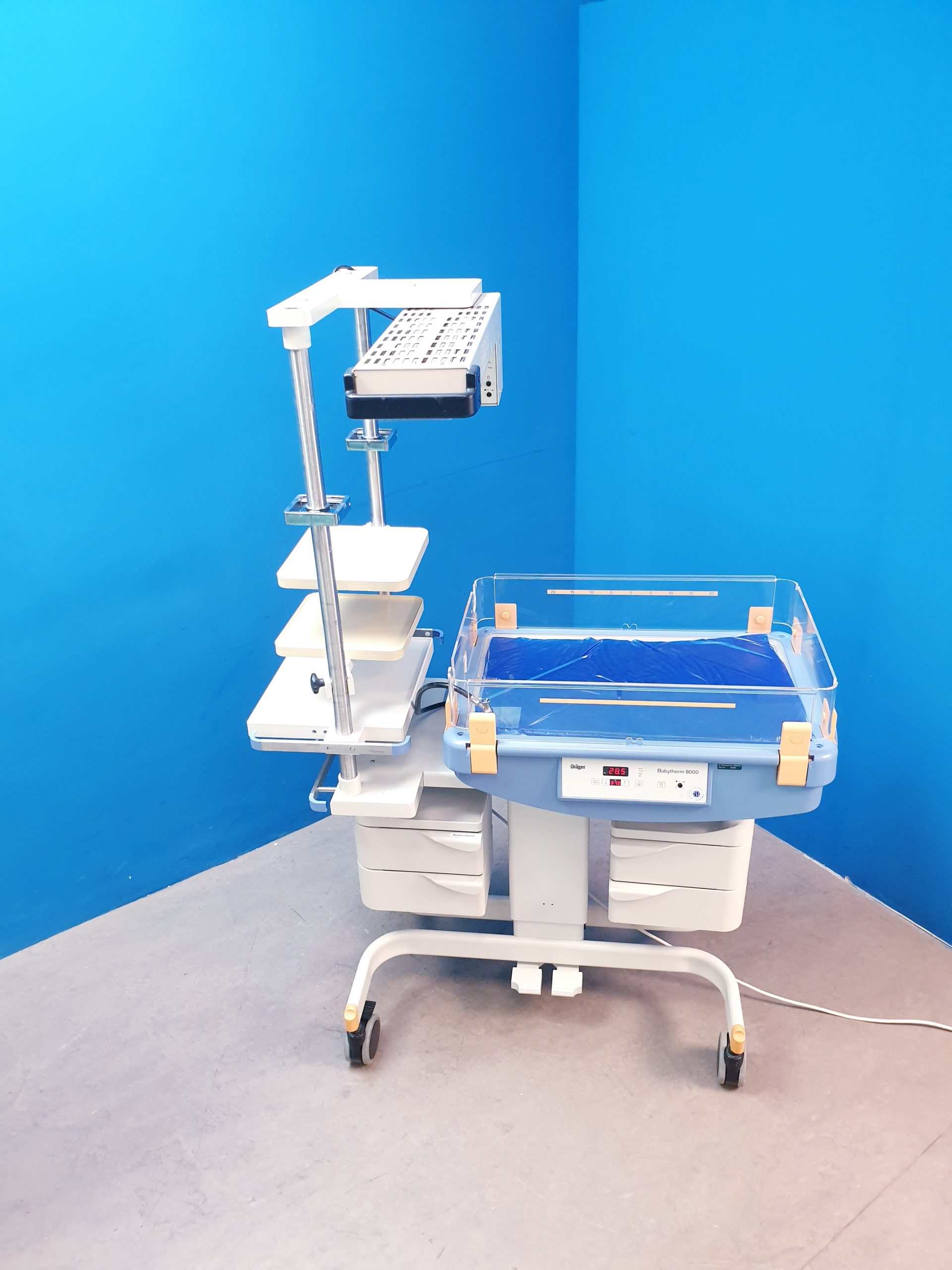 Dräger Babytherm 8000 fahrbare Reanimationseinheit für Neugeborene mit Wärmestrahler thumbnail 10