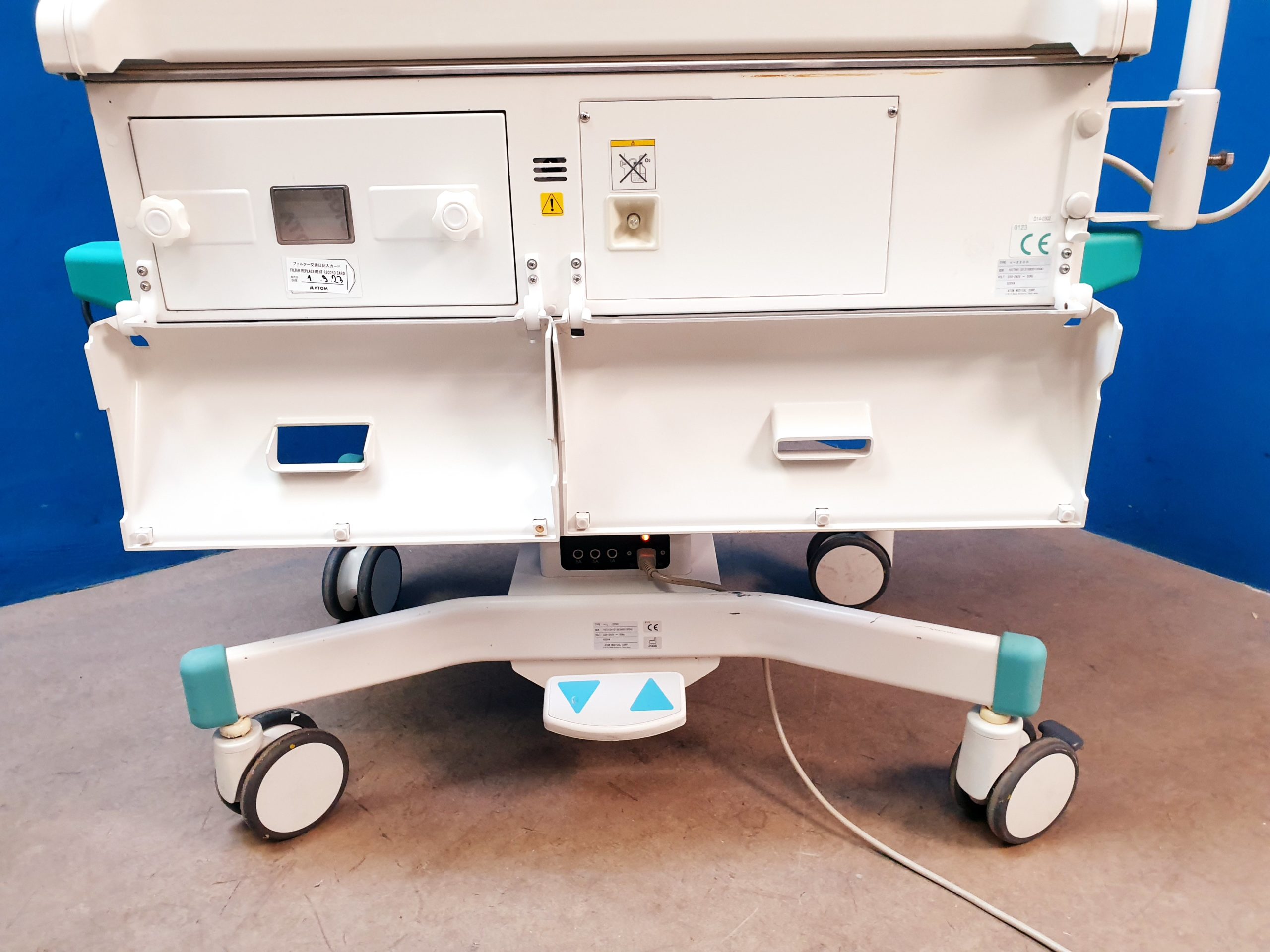 ATOM V-2200 Infant Incubator Inkubator thumbnail 8