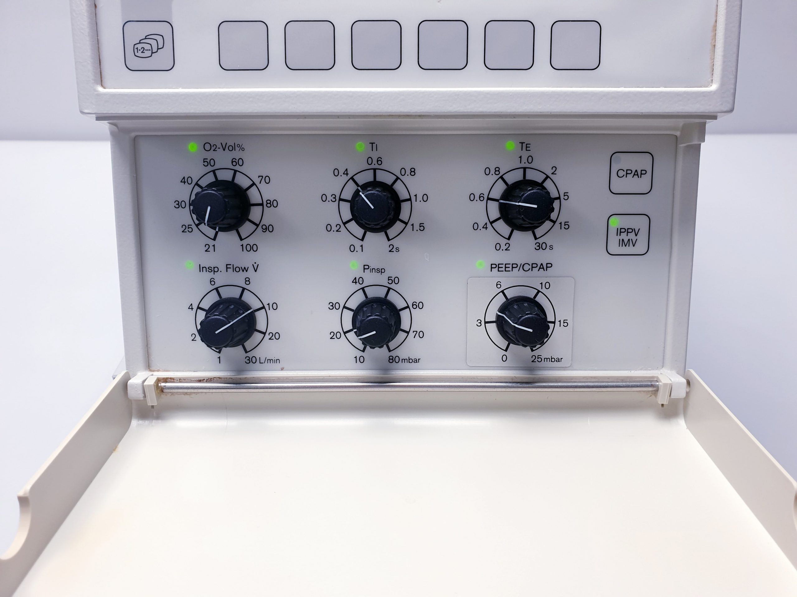 Dräger Babylog 8000 Infant Ventilator Fahrbar Rollbar thumbnail 3