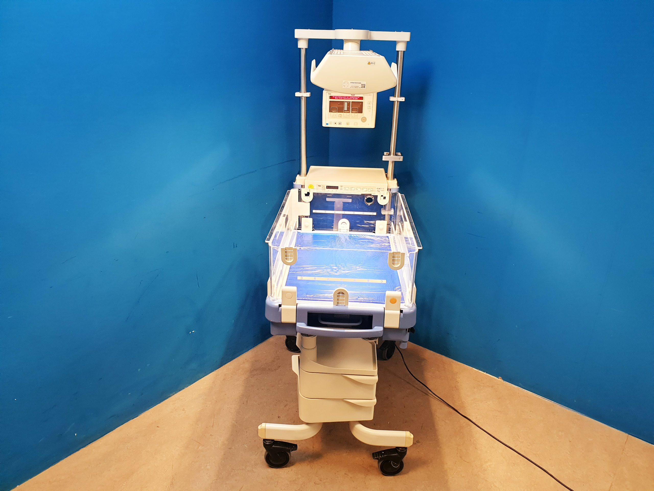 Dräger Babytherm – Wärmebettchen + Babytherm 8010 Wärmeeinheit — image 1 of 3