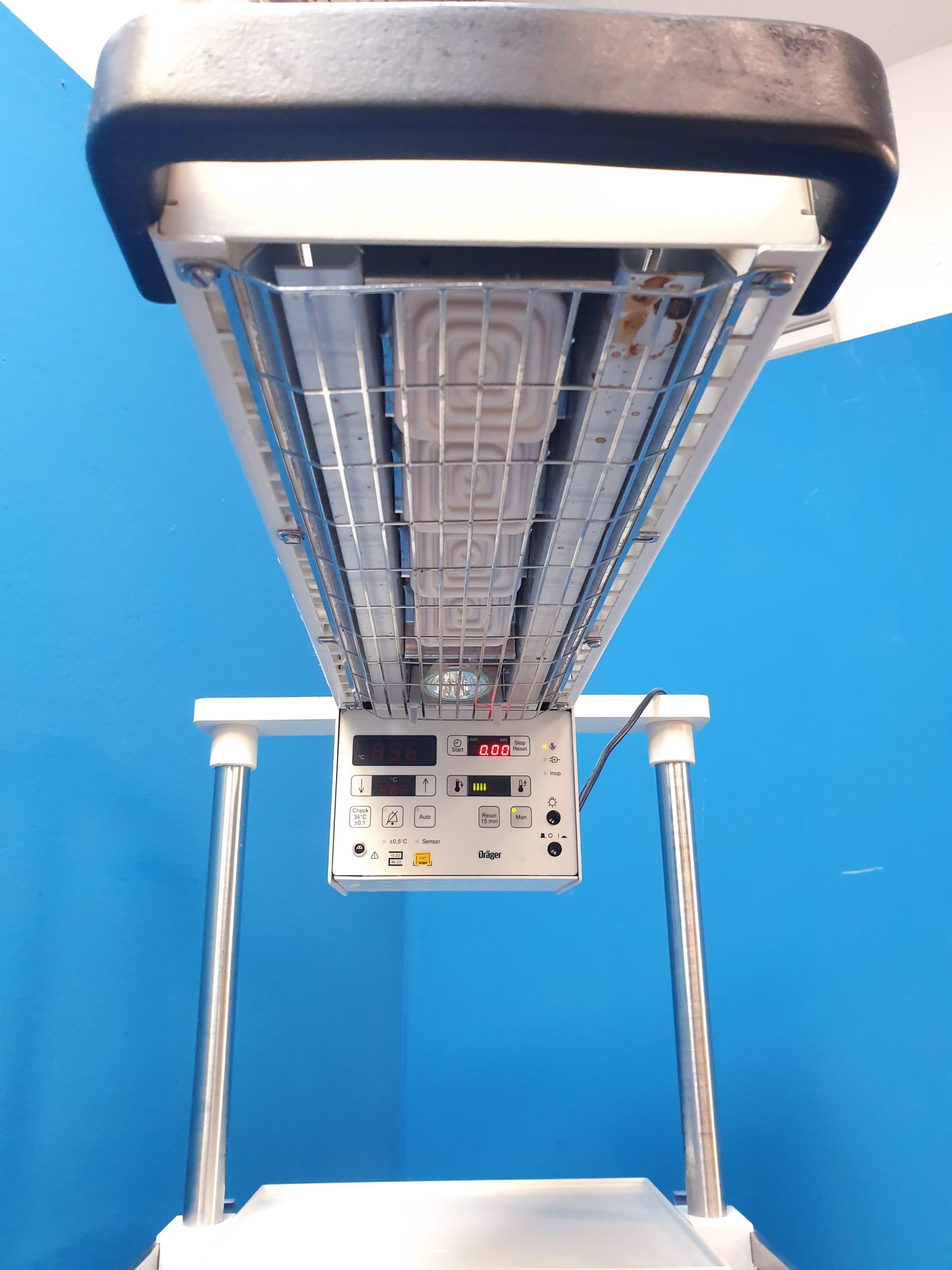 Dräger Babytherm 8000, fahrbare Reanimationseinheit für Neugeborene mit Wärmestrahler thumbnail 9