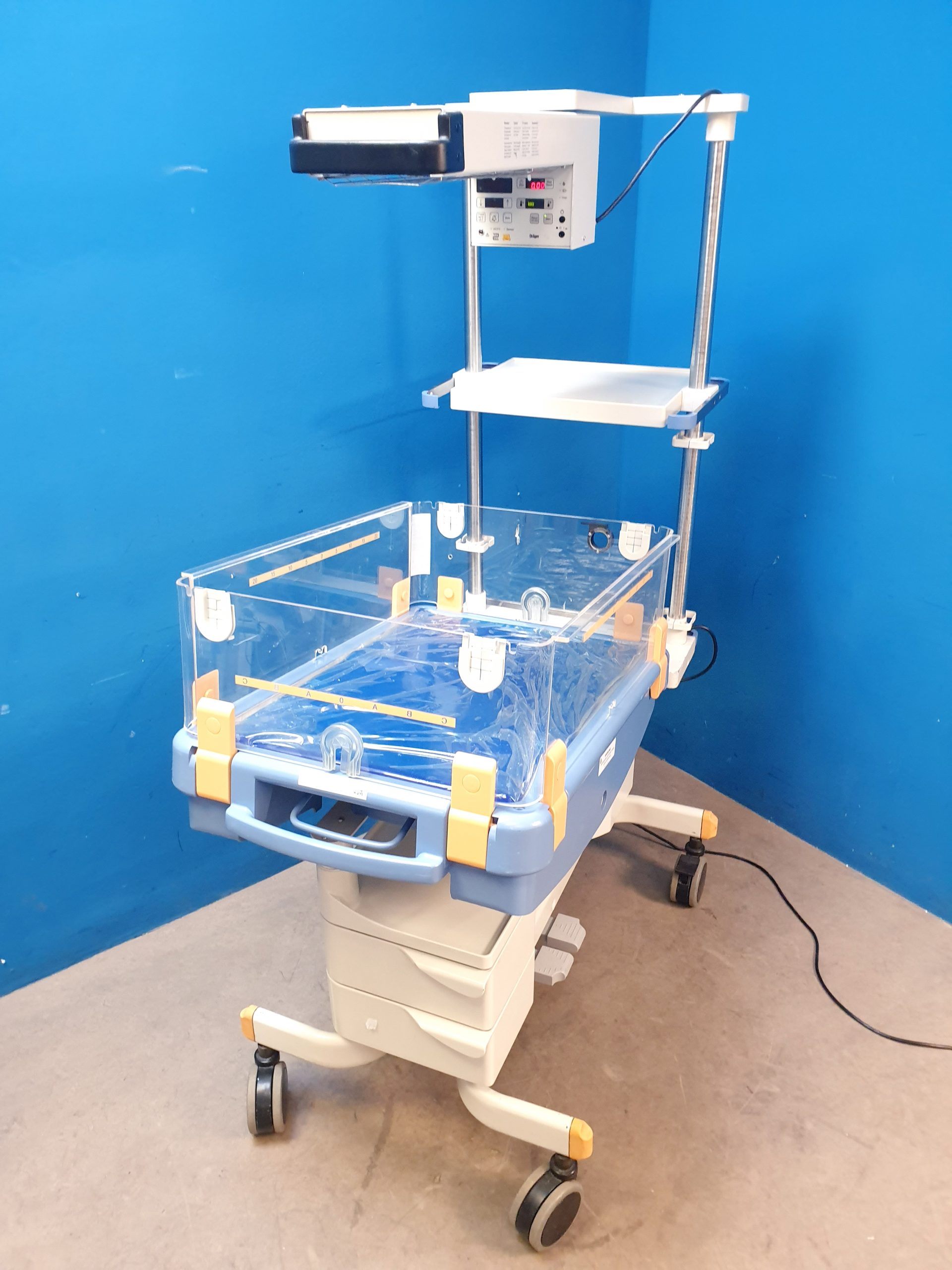 Dräger Babytherm 8000, fahrbare Reanimationseinheit für Neugeborene mit Wärmestrahler thumbnail 11