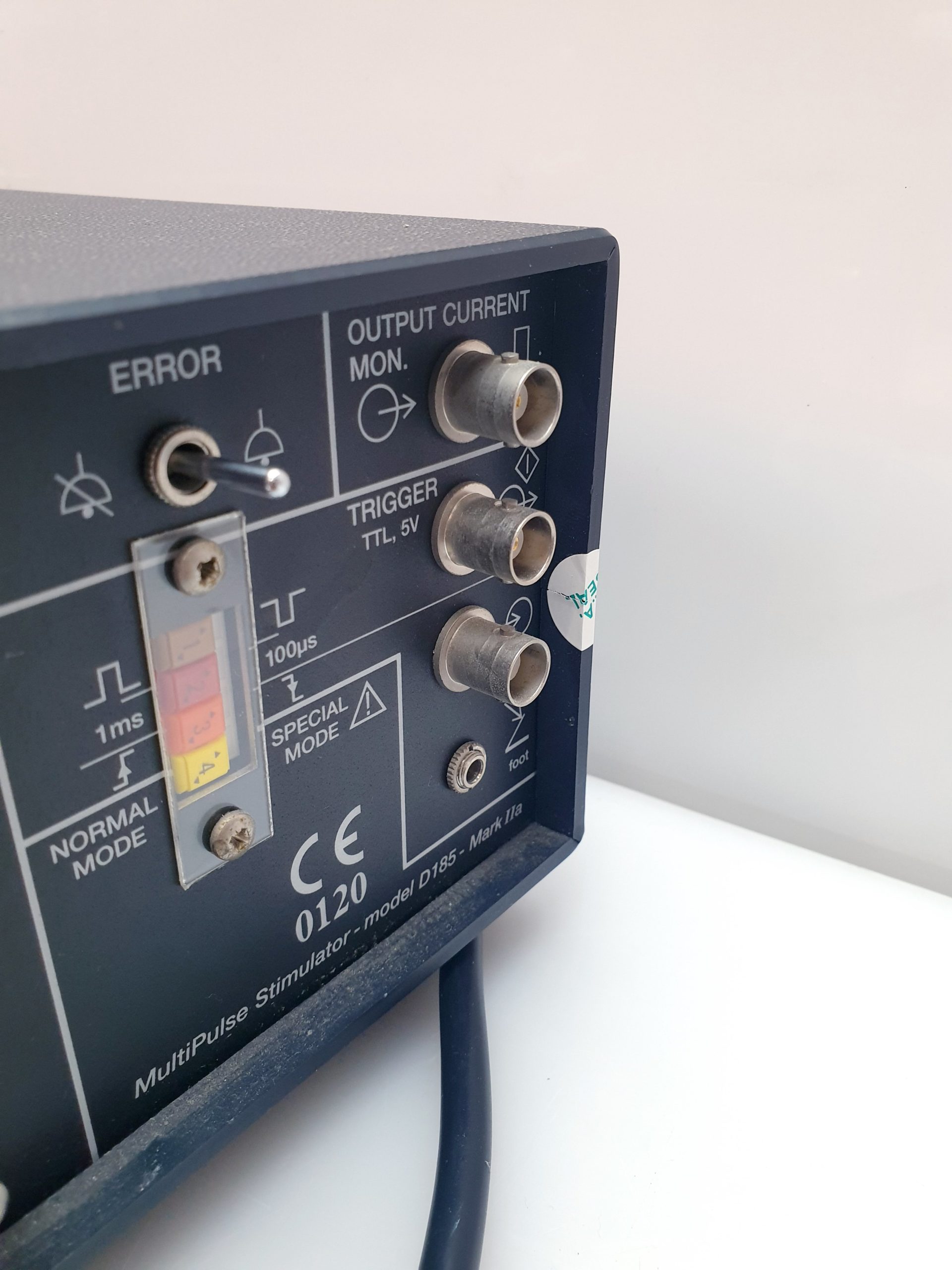 Digitimer D185 Mark II Multipulse Transcranial Cortical Stimulator thumbnail 9