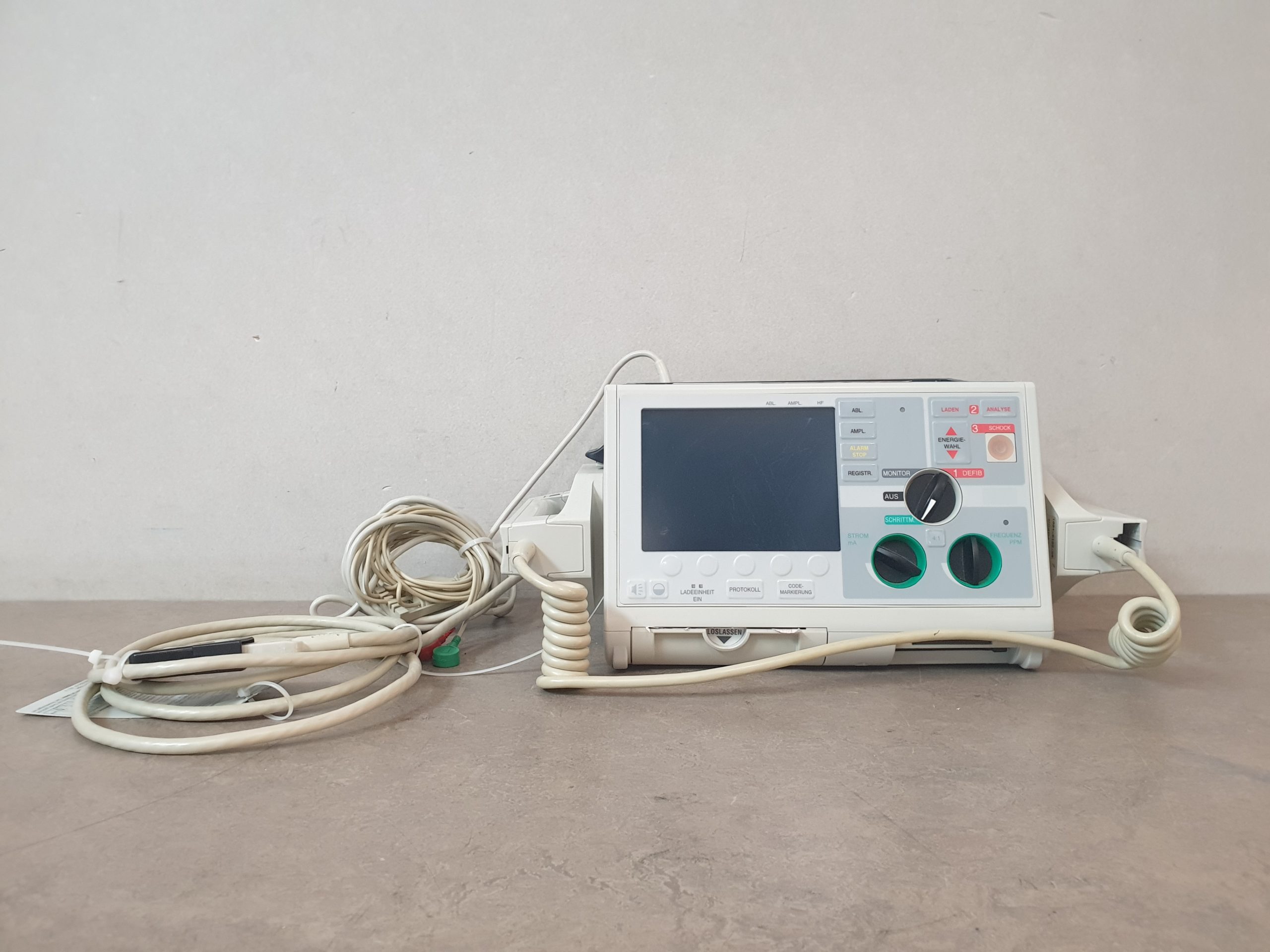 ZOLL M-Series biphasischer Defibrillator, inkl. Pacemaker, EKG, Drucker, Analyse, Akku thumbnail 2