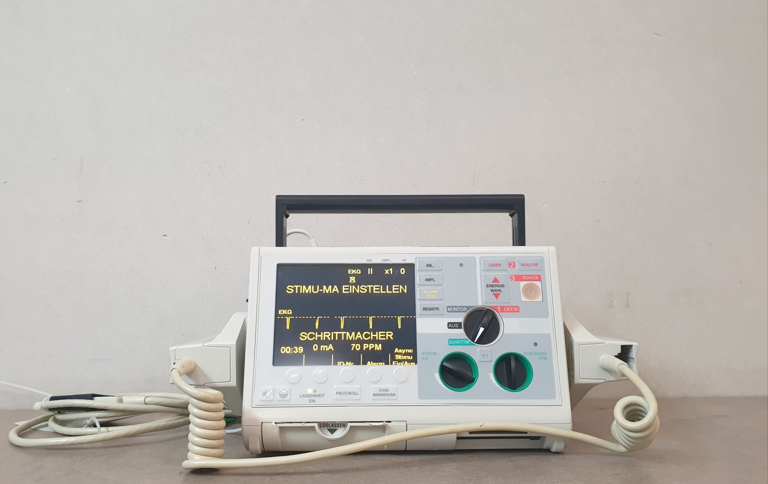 ZOLL M-Series biphasischer Defibrillator, inkl. Pacemaker, EKG, Drucker, Analyse, Akku thumbnail 8
