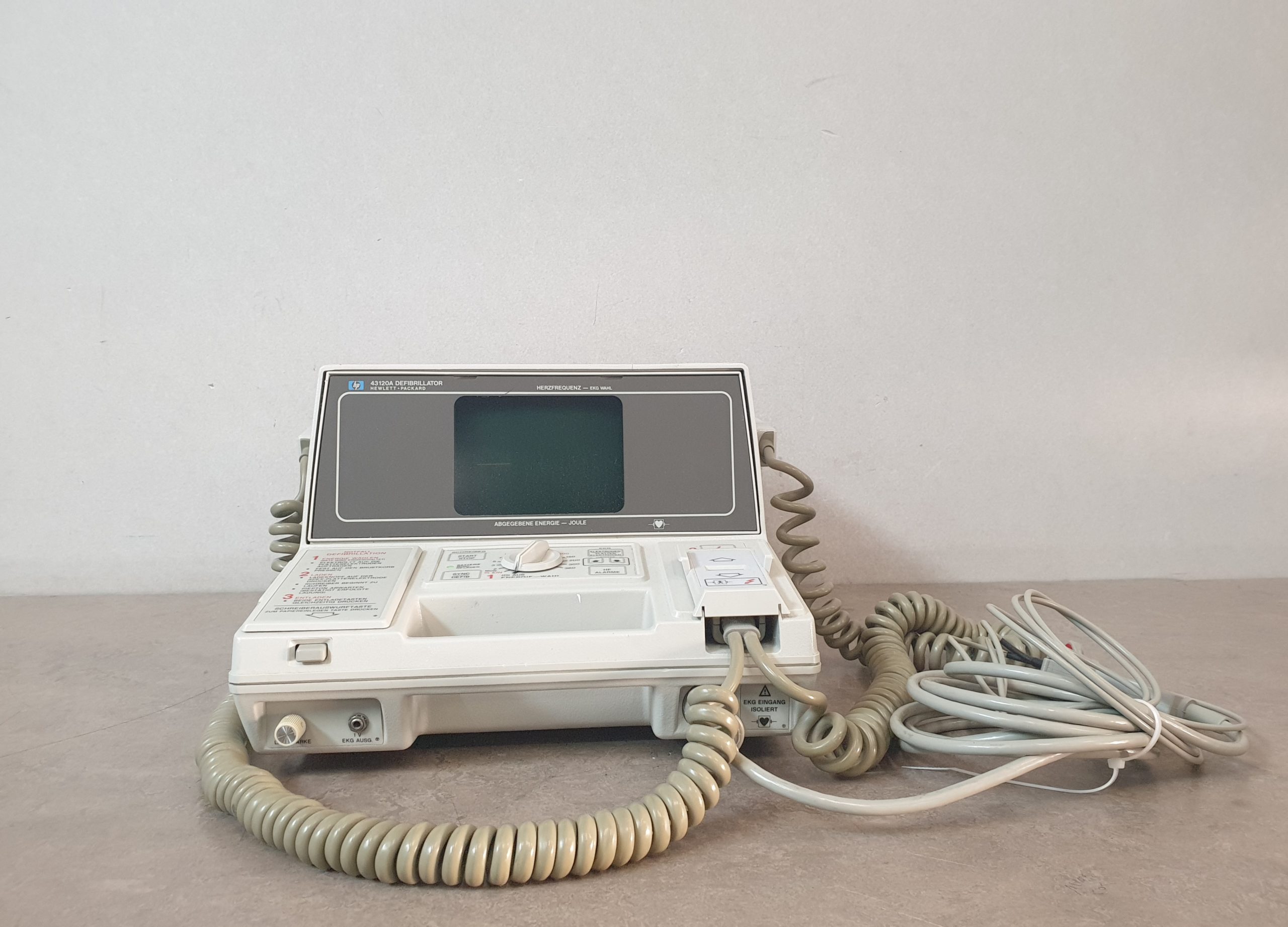 HP 43120A Defi Defibrillator 360 Joule + EKG Anschluss thumbnail 7