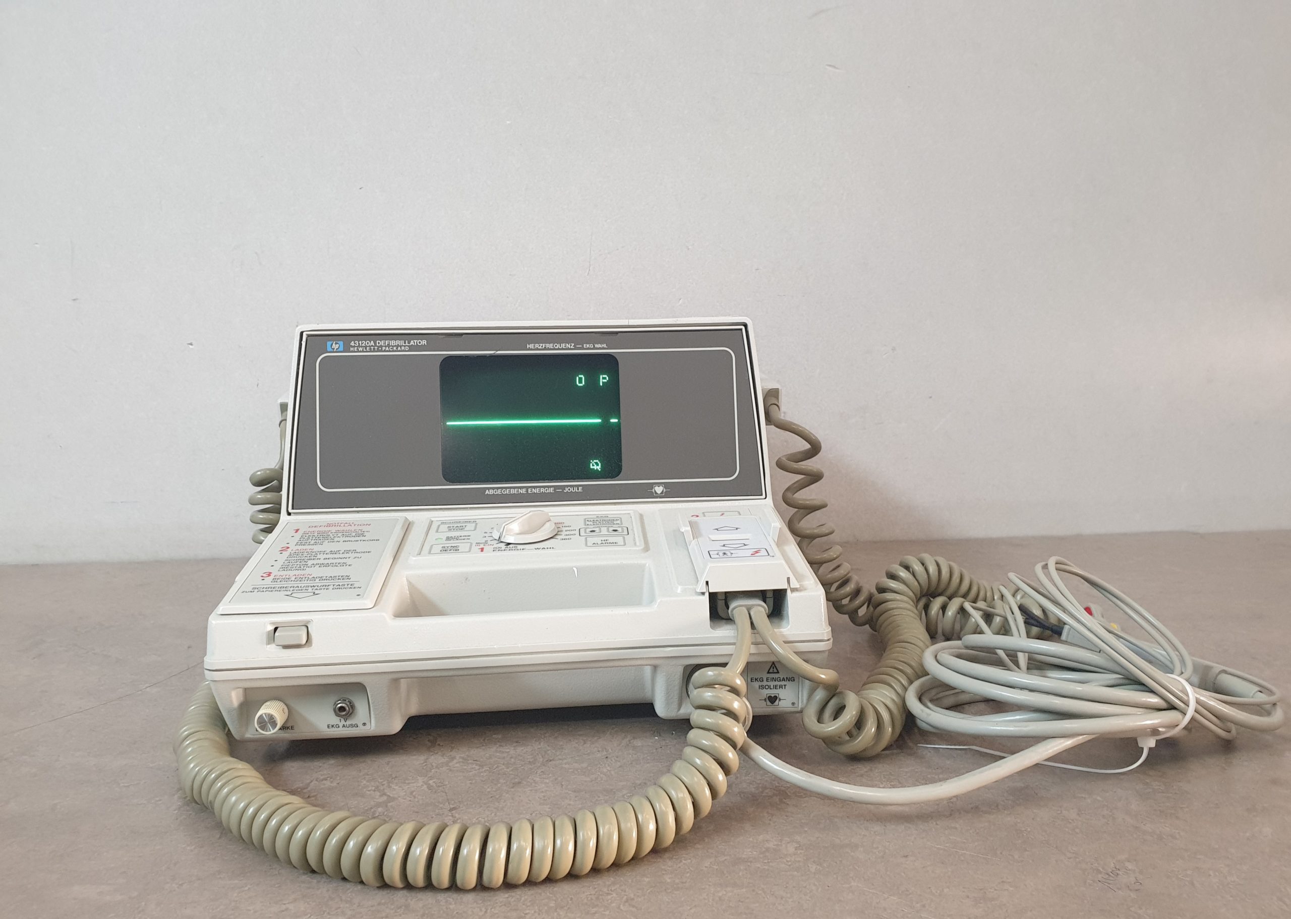 HP 43120A Defi Defibrillator 360 Joule + EKG Anschluss thumbnail 8