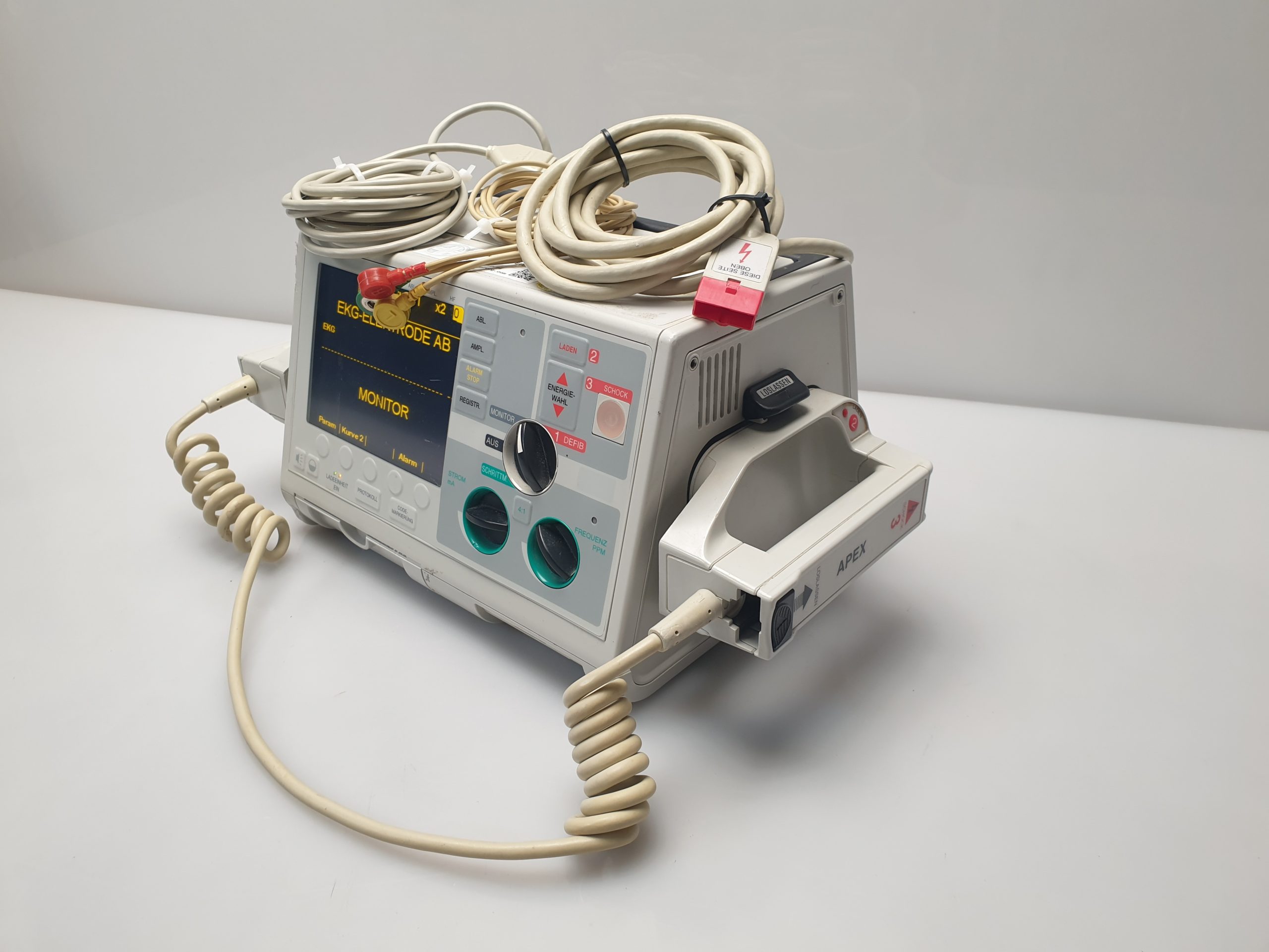 Zoll M series Defibrillator Defi mit Batterie thumbnail 8