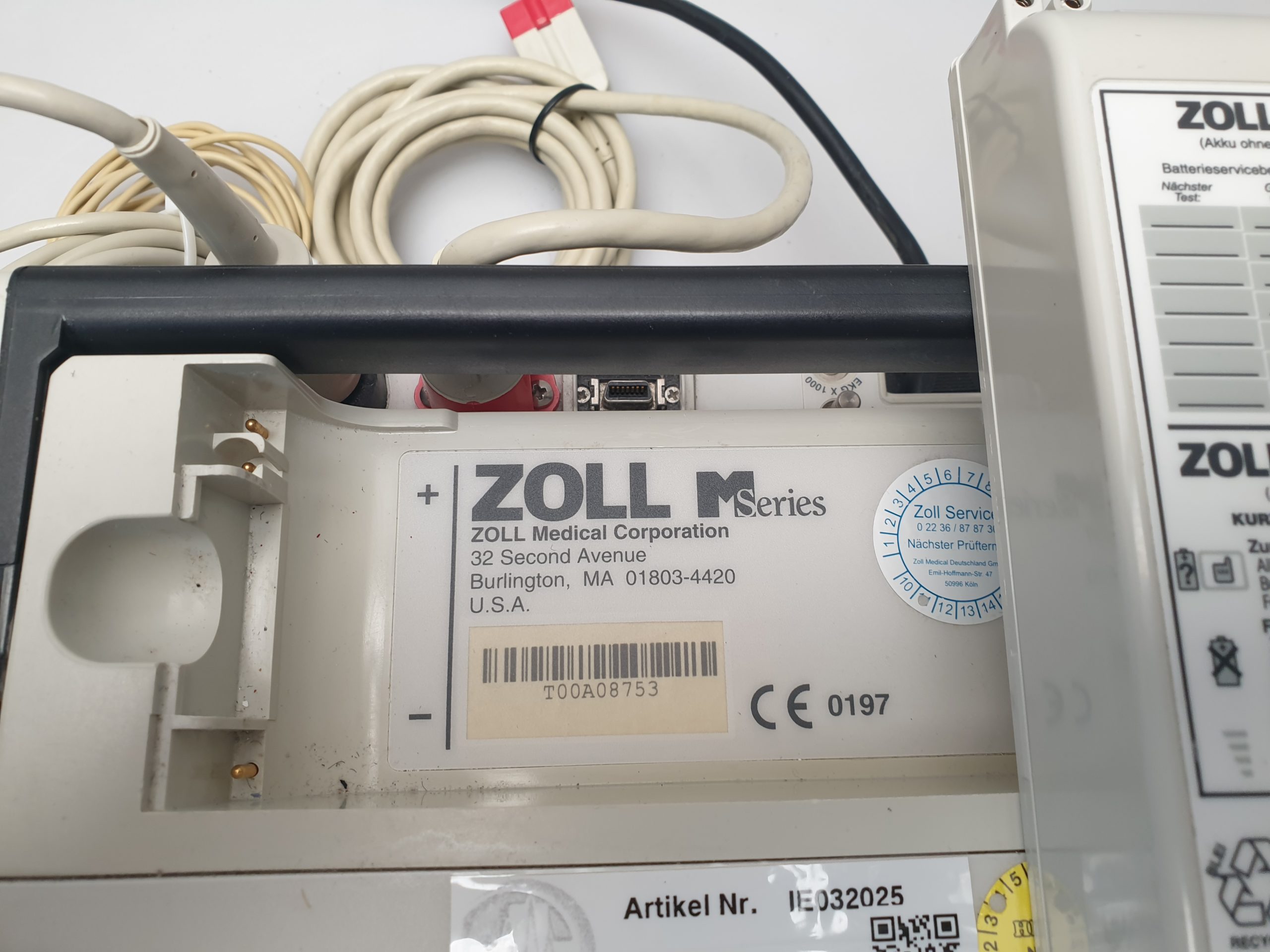 Zoll M series Defibrillator Defi mit Batterie thumbnail 13