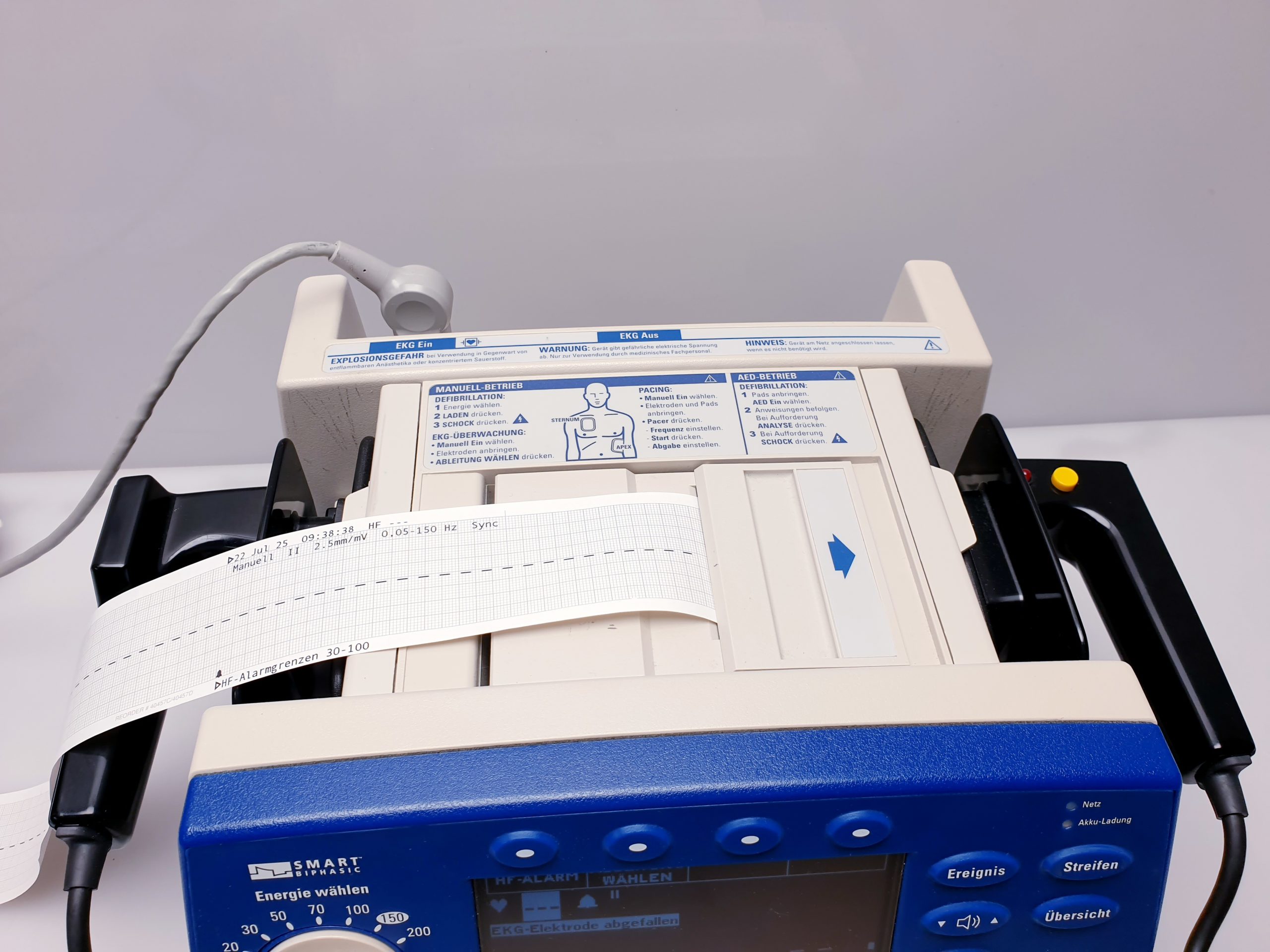 Philips Heartstart XL Biphasic Defibrillator with ECG Monitoring thumbnail 8