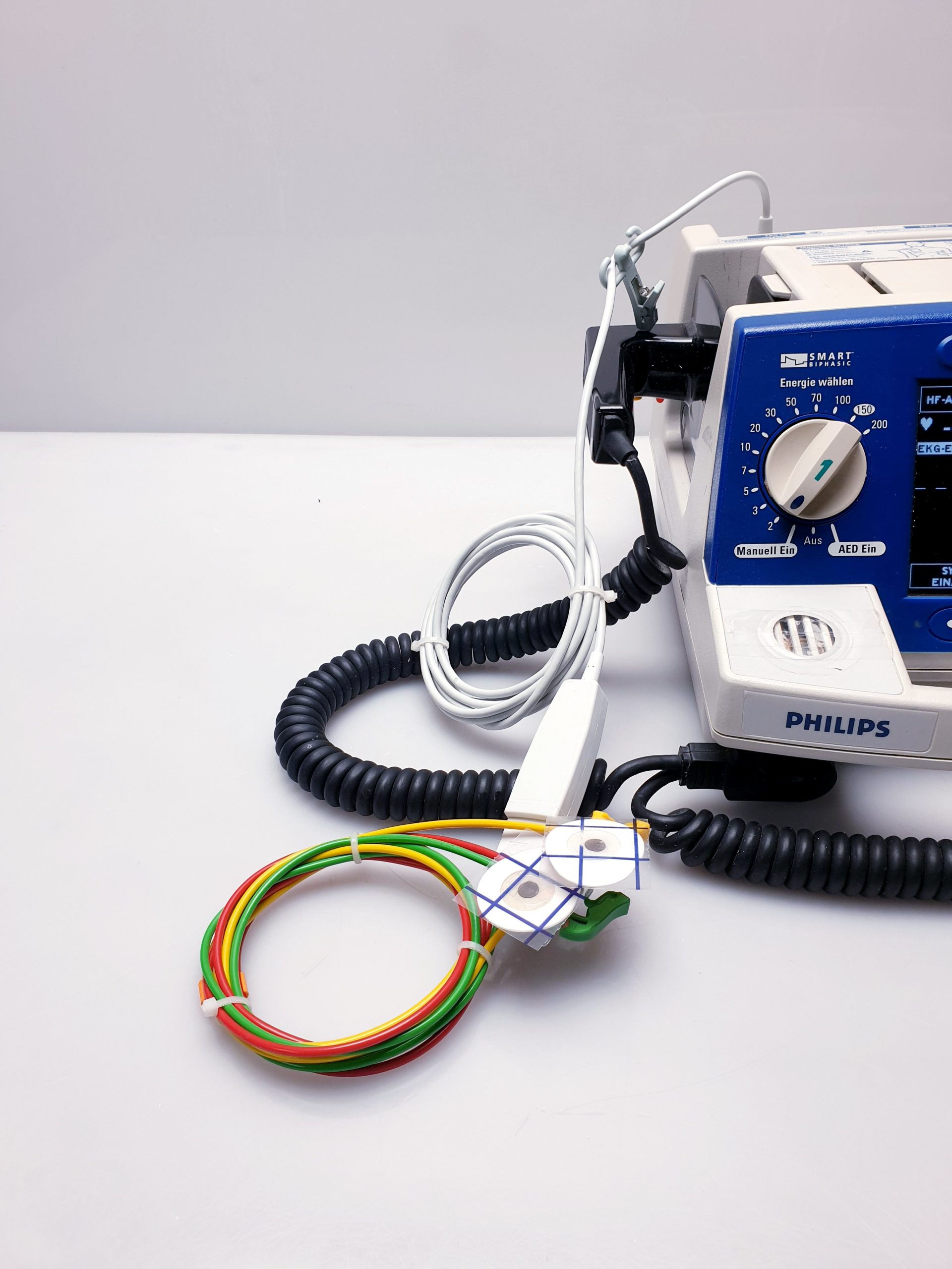 Philips Heartstart XL Biphasic Defibrillator with ECG Monitoring thumbnail 3
