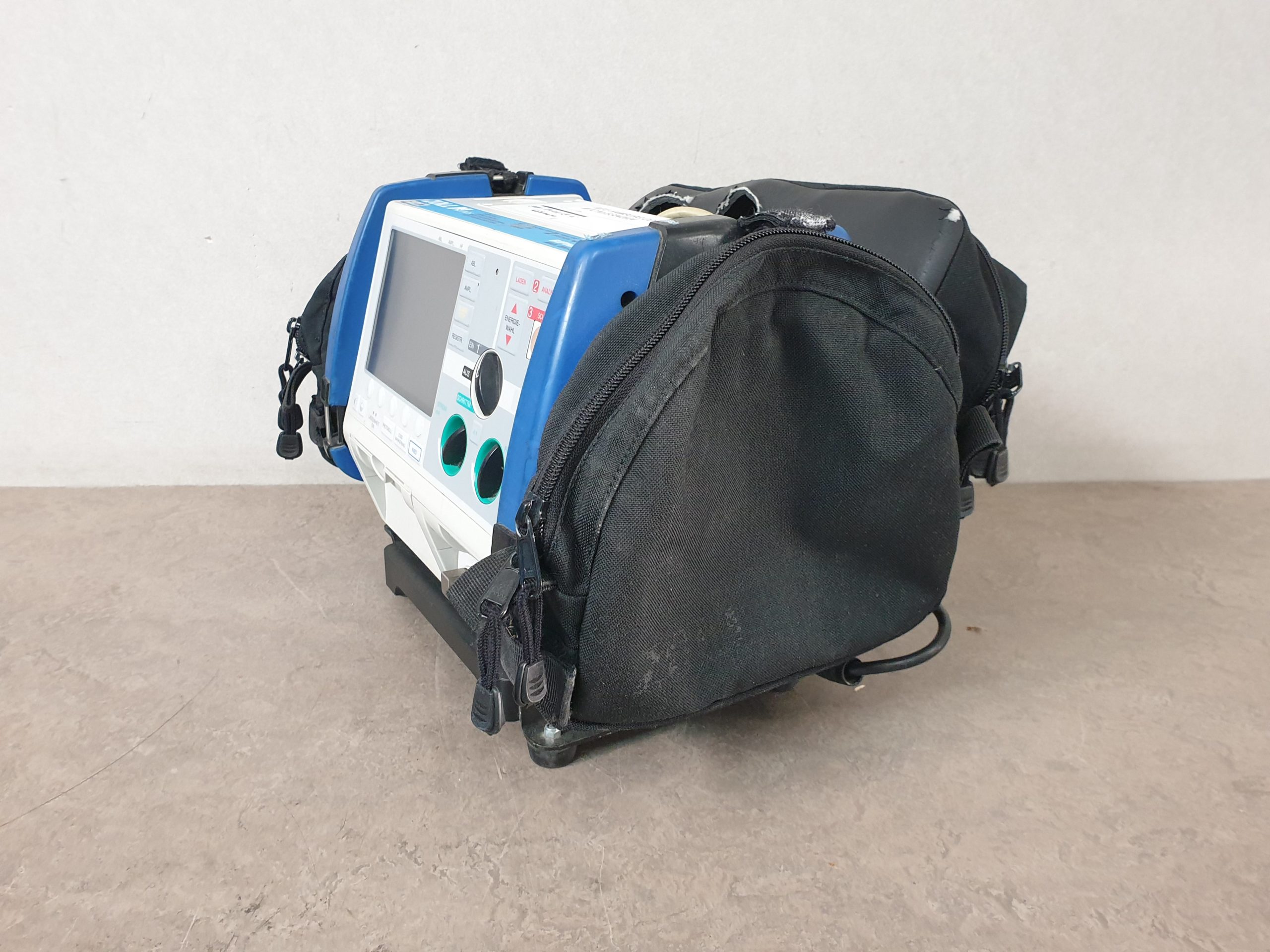 Zoll M Series BIPHASIC 200 Mit 2 Taschen – Defibrillator thumbnail 5