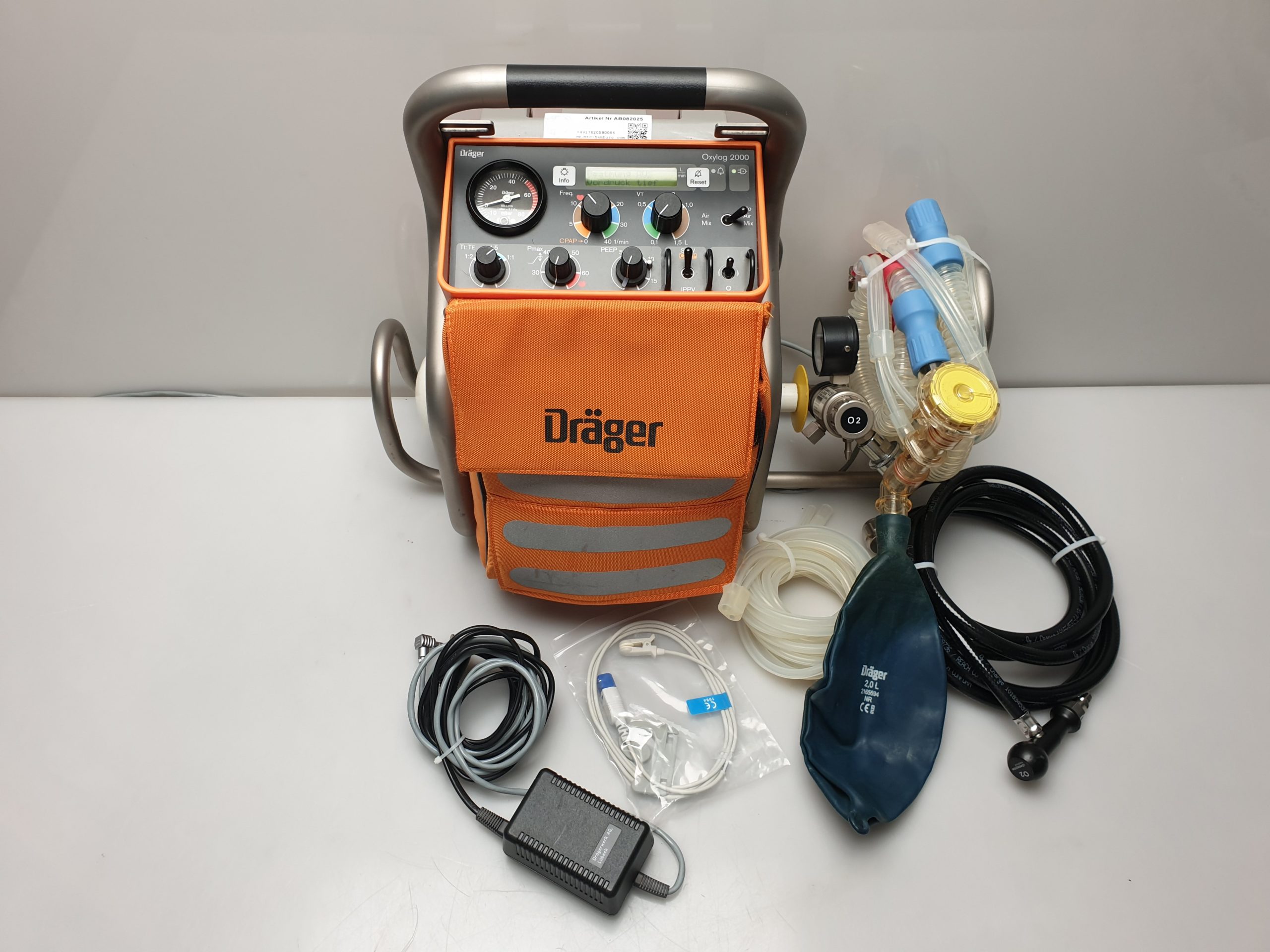 Dräger Oxylog 2000 Notfallbeatmungsgerät — image 1 of 1