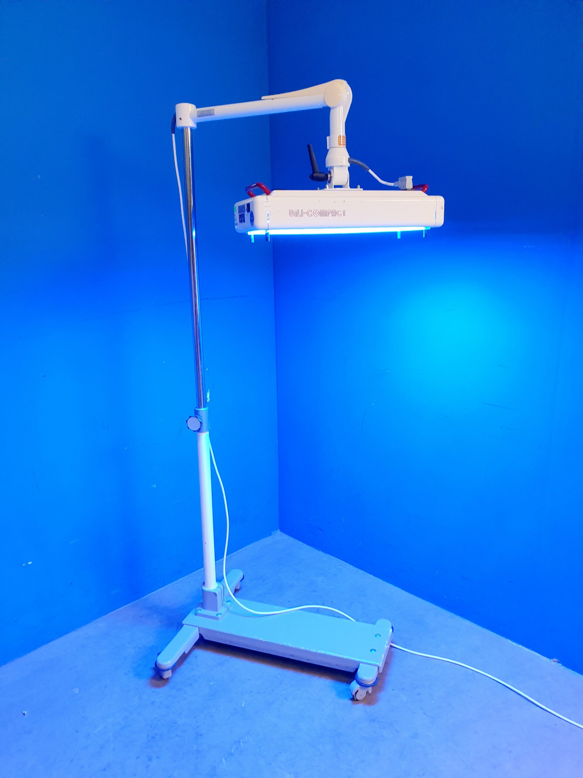 Weyer Bili Compact Phototherapielampe für Neugeborene – Fahrbar thumbnail 3