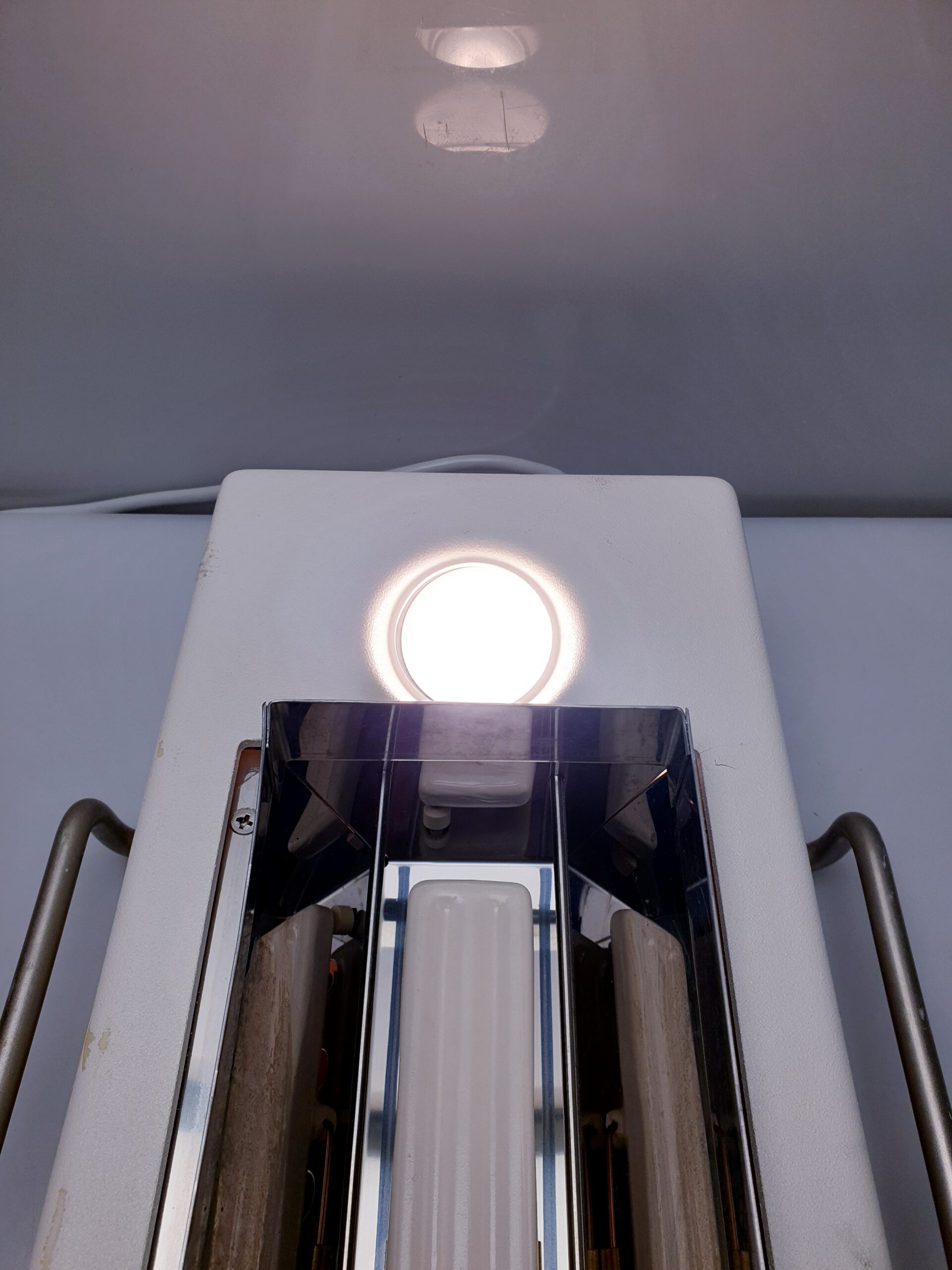 Heinen Löwenstein Isotherm C600-2 Wärmestrahler – Gehäuse beschädigt thumbnail 4