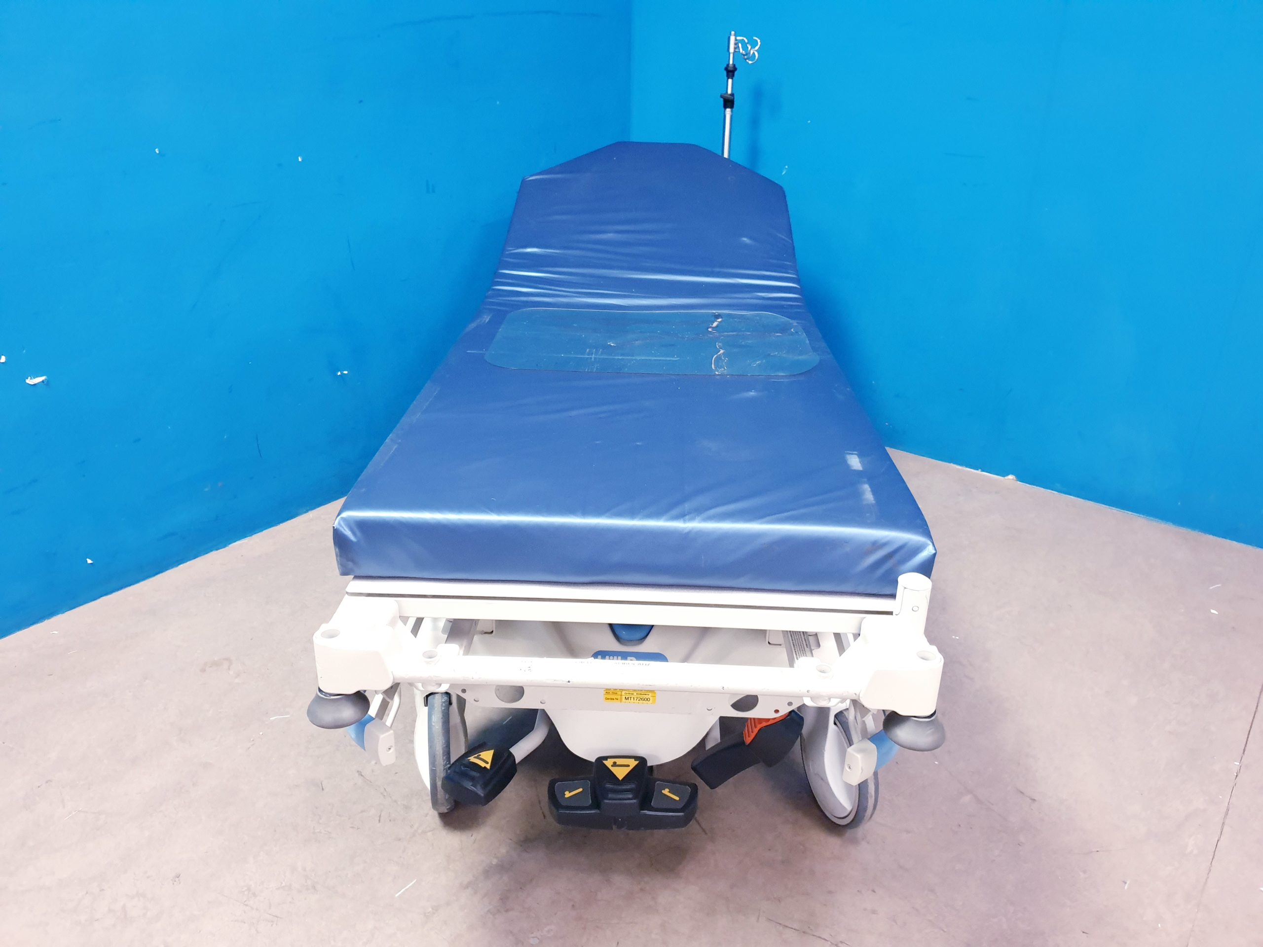 Hill-Rom P8000 – P 8000 Stretcher – Transport Liege thumbnail 3
