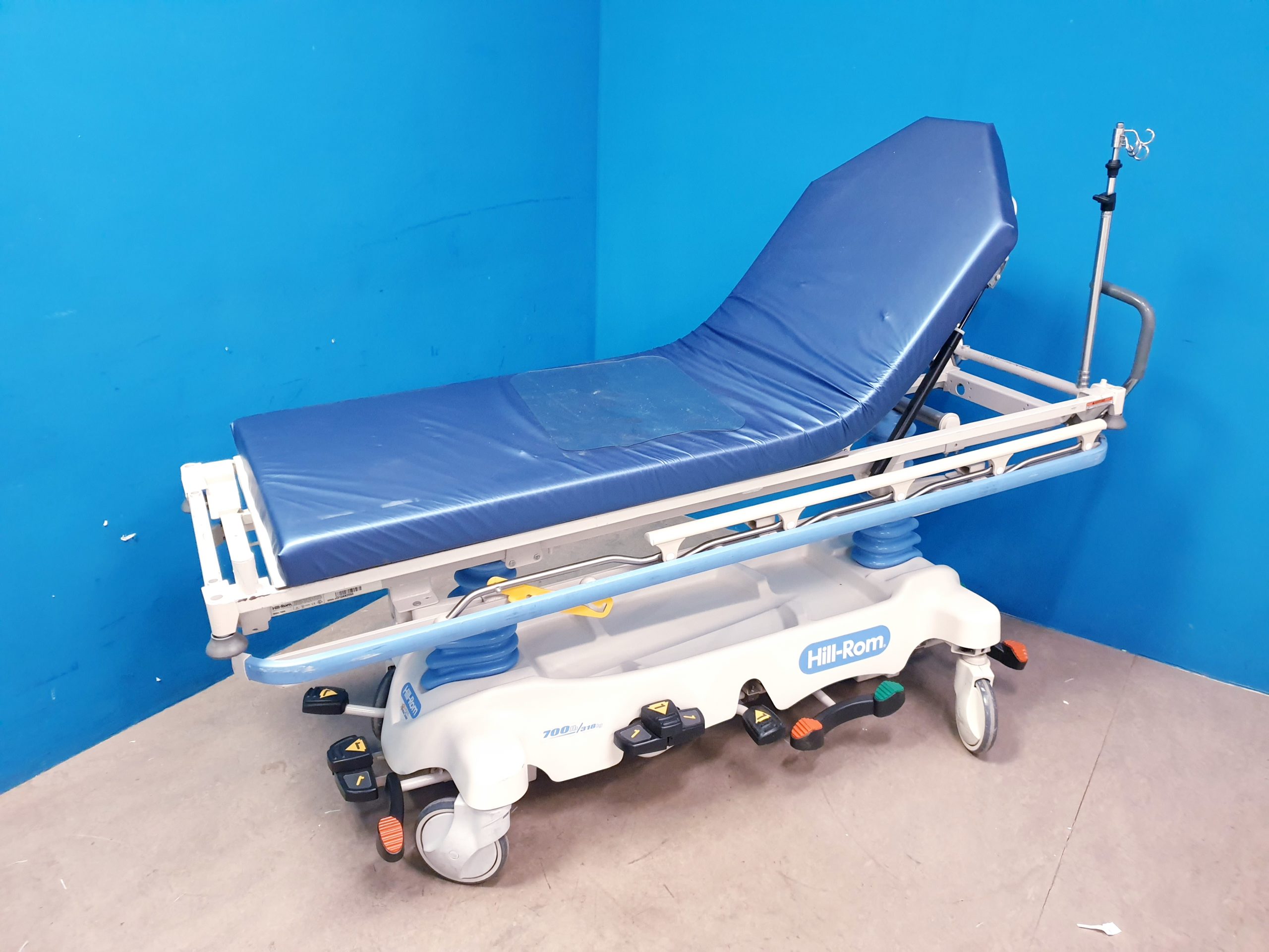 Hill-Rom P8000 – P 8000 Stretcher – Transport Liege thumbnail 5