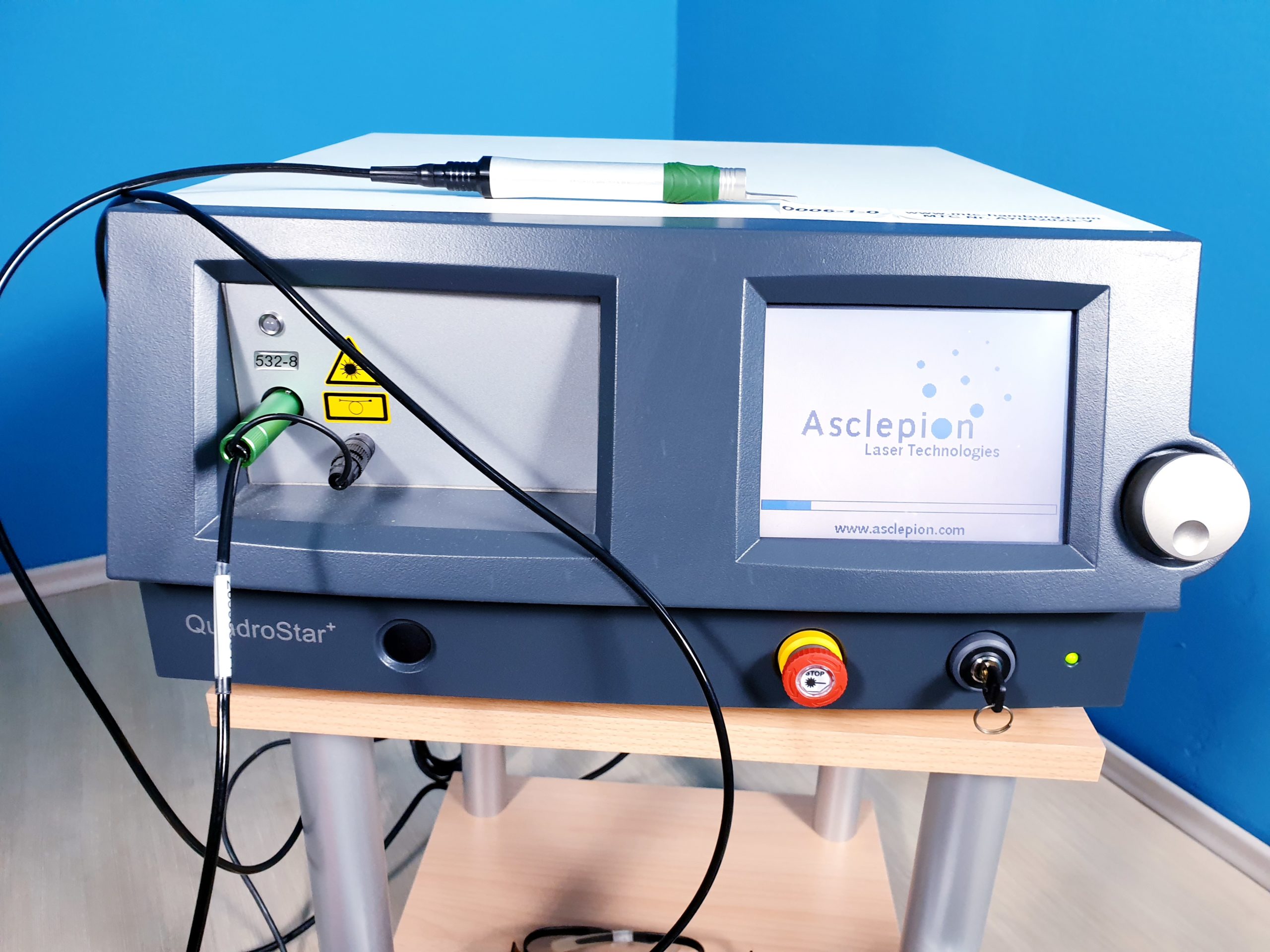 Asclepion QuadroStar Plus Lasergerät mit Zubehör DOM 2013 thumbnail 2