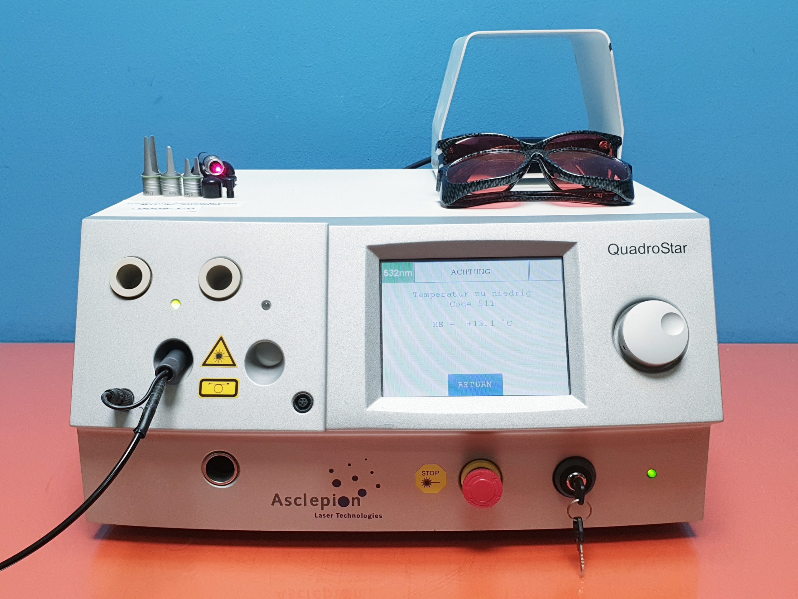 Asclepion QuadroStar 15xx Lasergerät mit Zubehör — image 1 of 4
