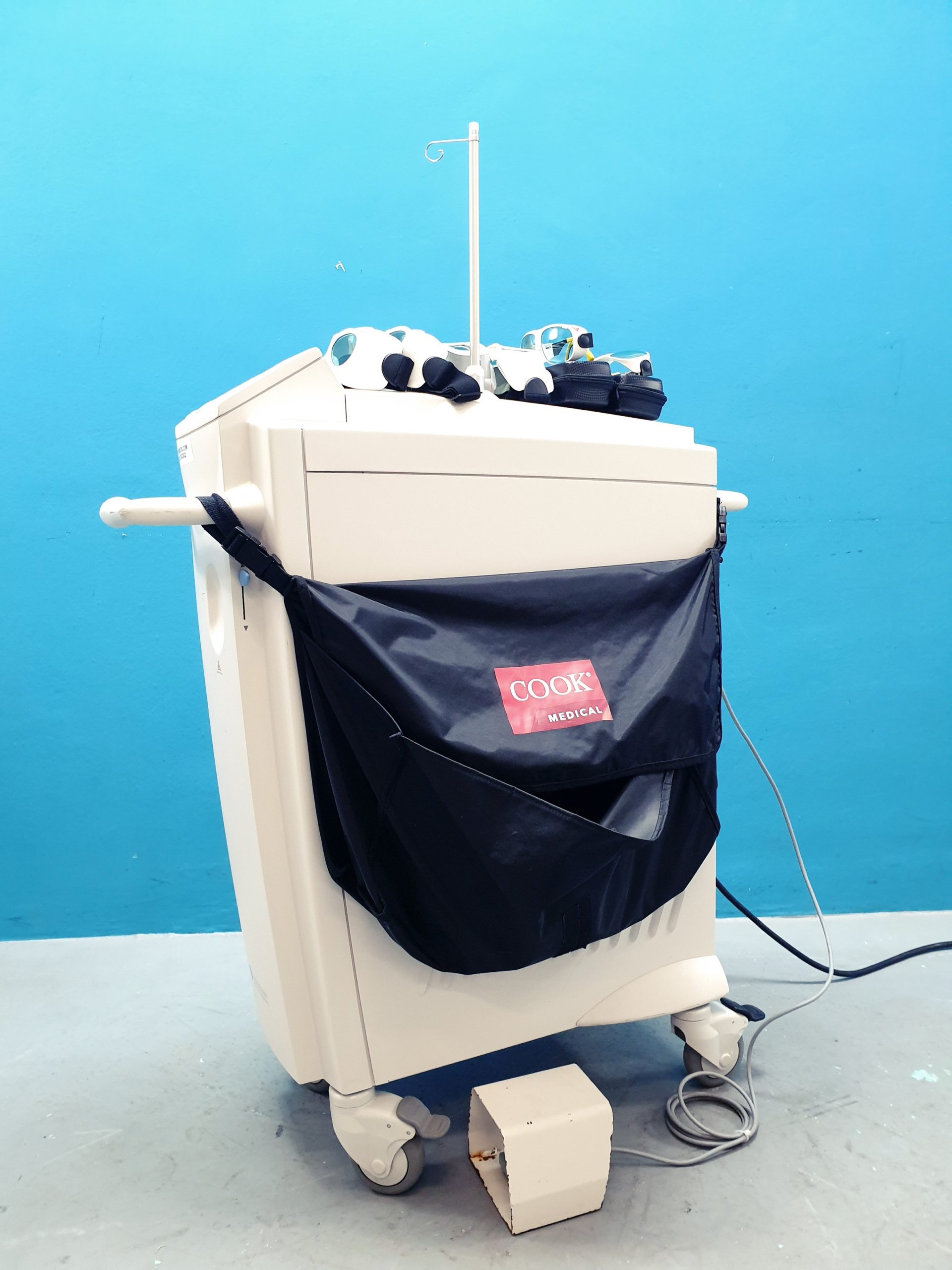 Convergent Laser Odyssey 30 Holmium Laser + 3x 273μm, 4x 365μm, 5x 550μm, 2×940μm Einweg-Laserfasern thumbnail 2