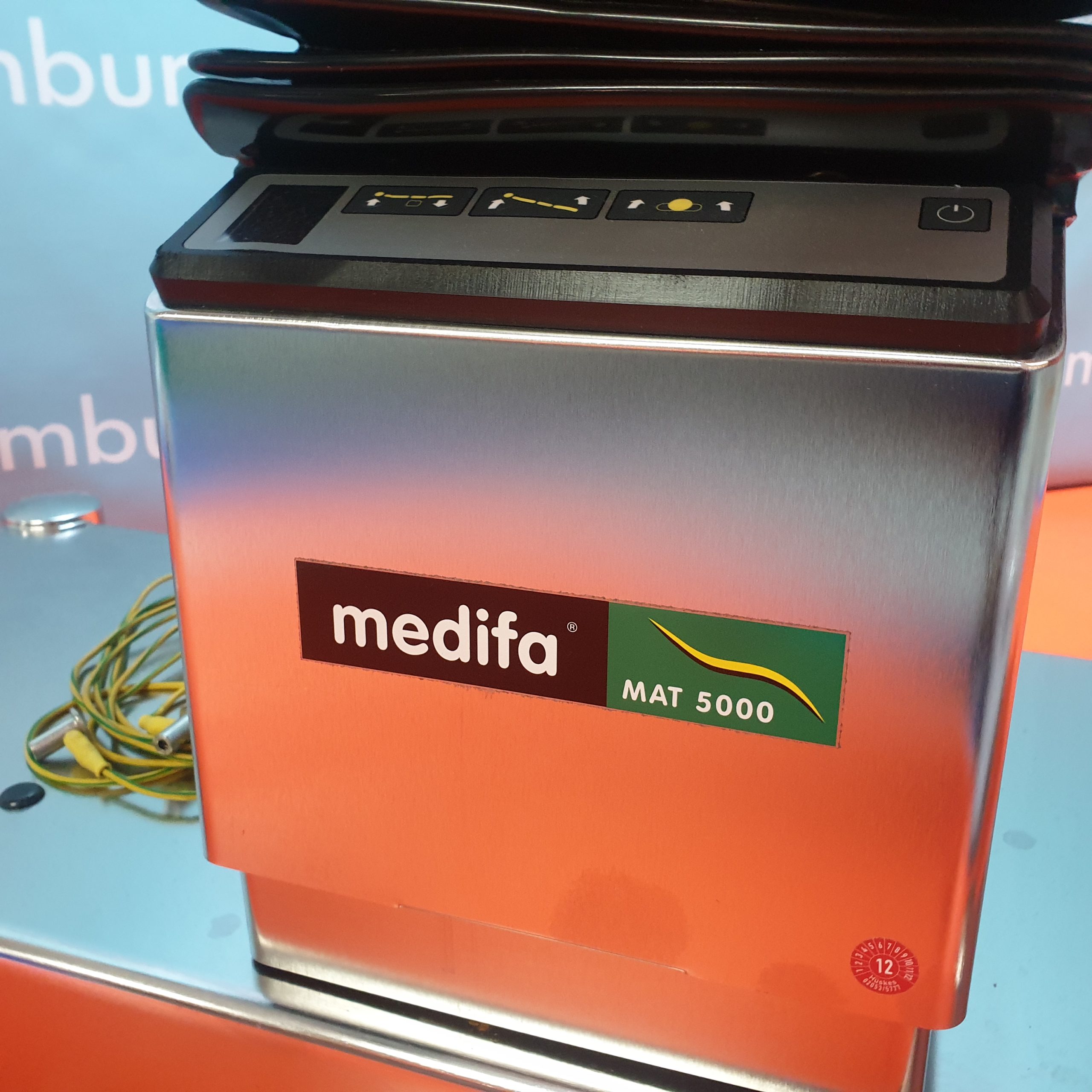 Medifa MAT 5000 Mobiler OP-Tisch , elektrisch mit Zubehör — image 1 of 2