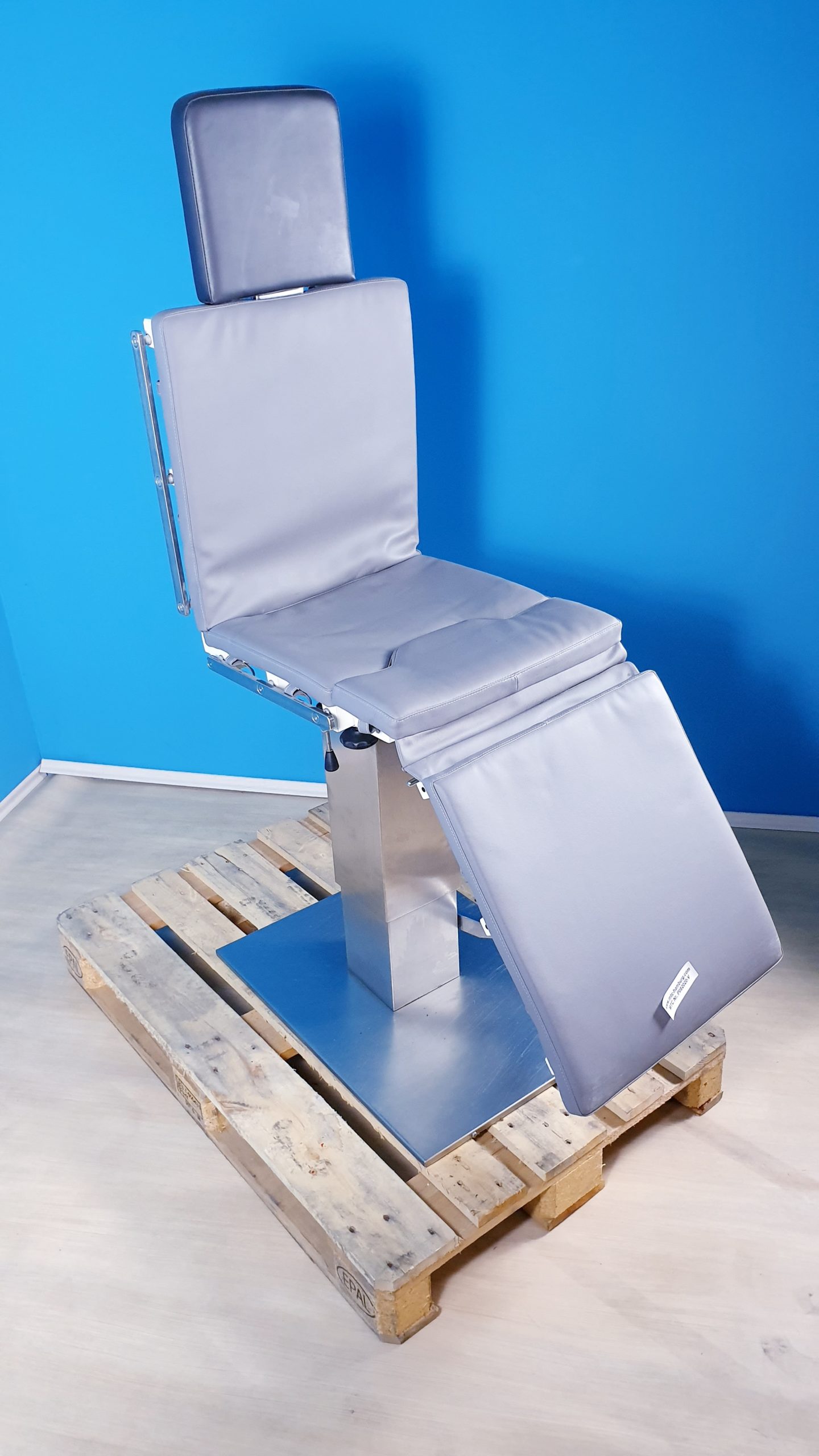 BLANCO BLANCOMED BMT 100 // BMT100 OP Tisch Untersuchungsstuhl, Gyn – Proktologie Stuhl — image 1 of 4