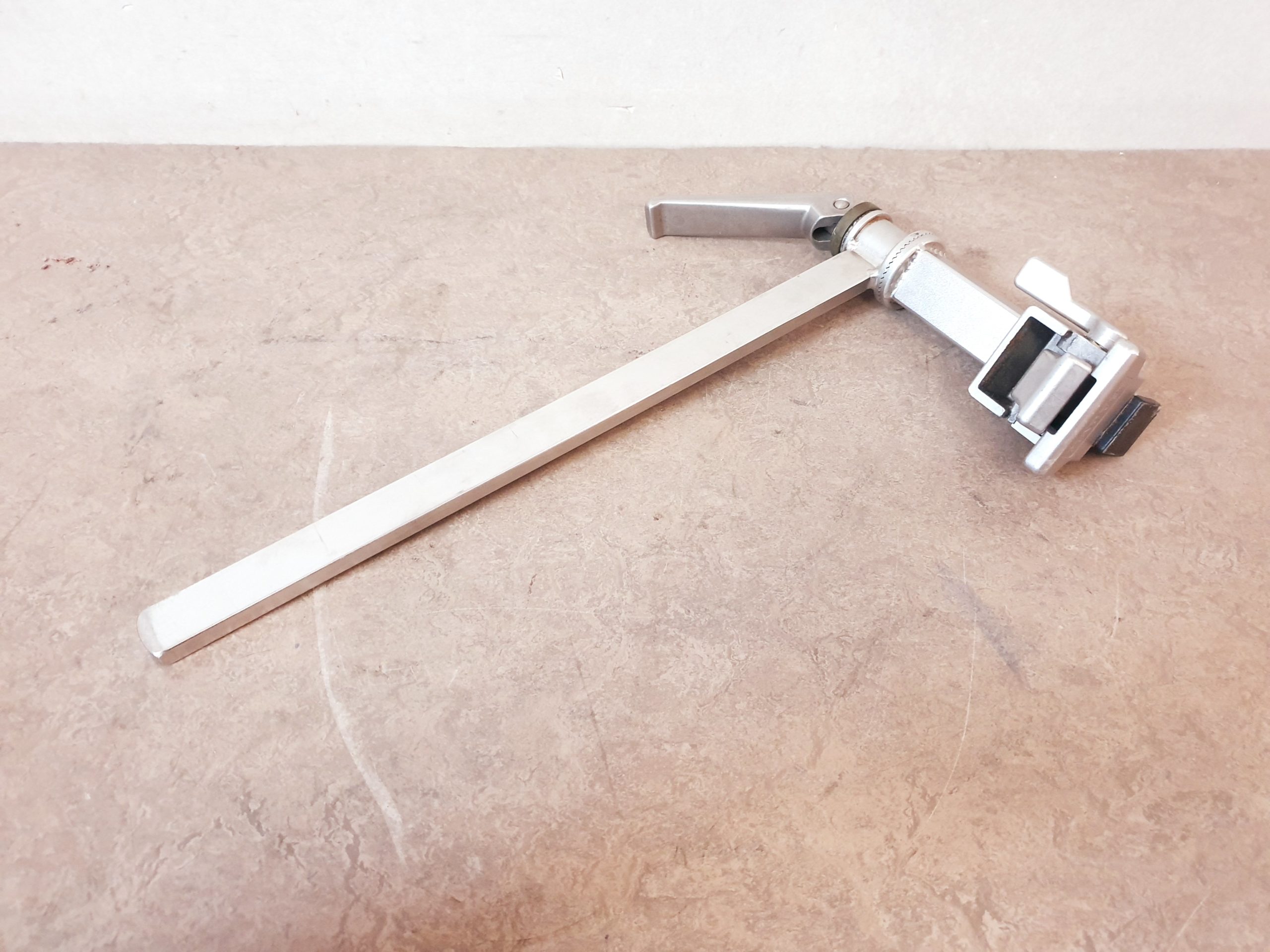 Maquet 1001.44E – Normschinenhalter – Halter für Normschienen — image 1 of 3