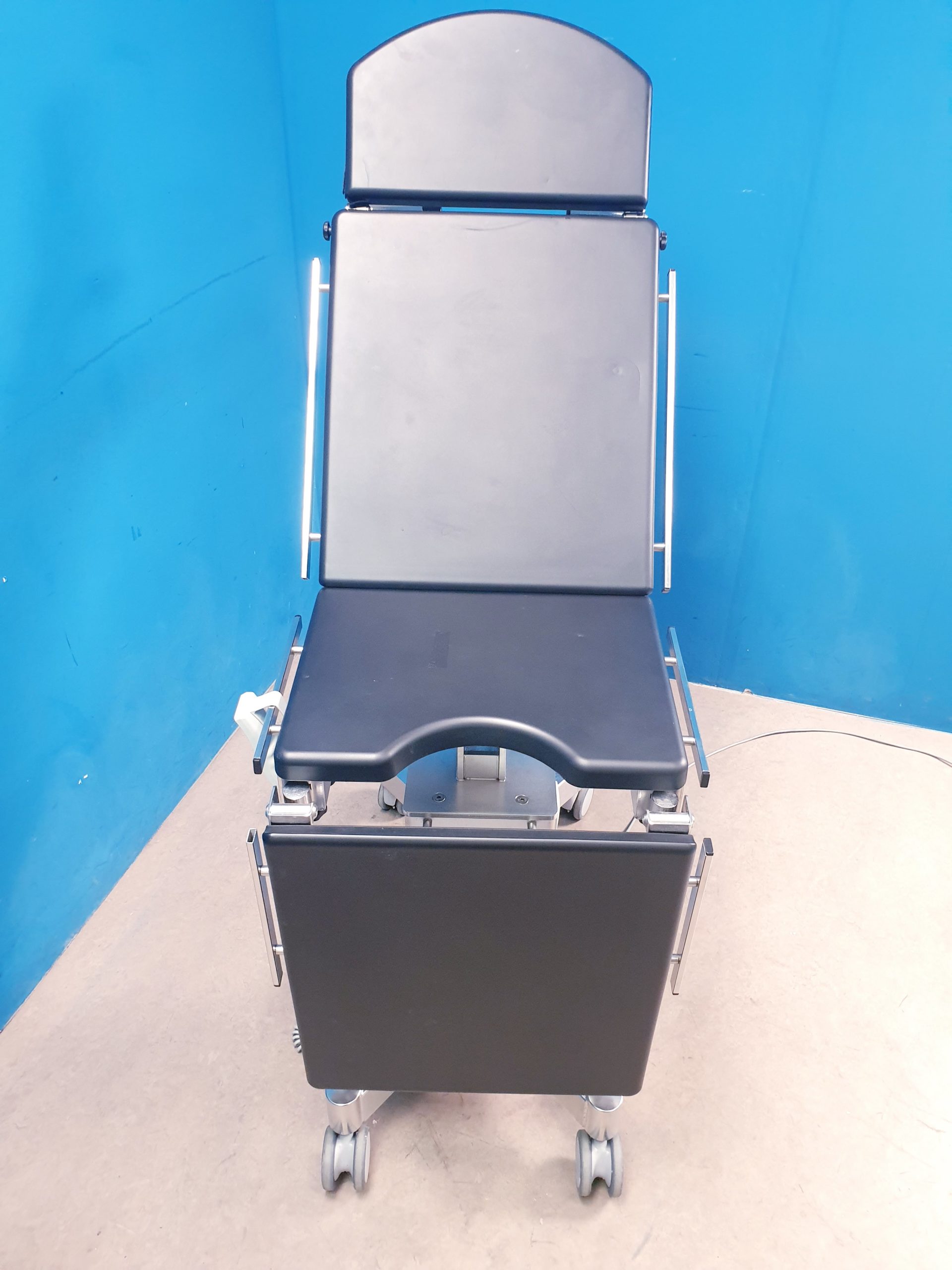 Medifa Mat 5000 Ref – 501020 – OP-Tisch Fahrbar -Liege thumbnail 5