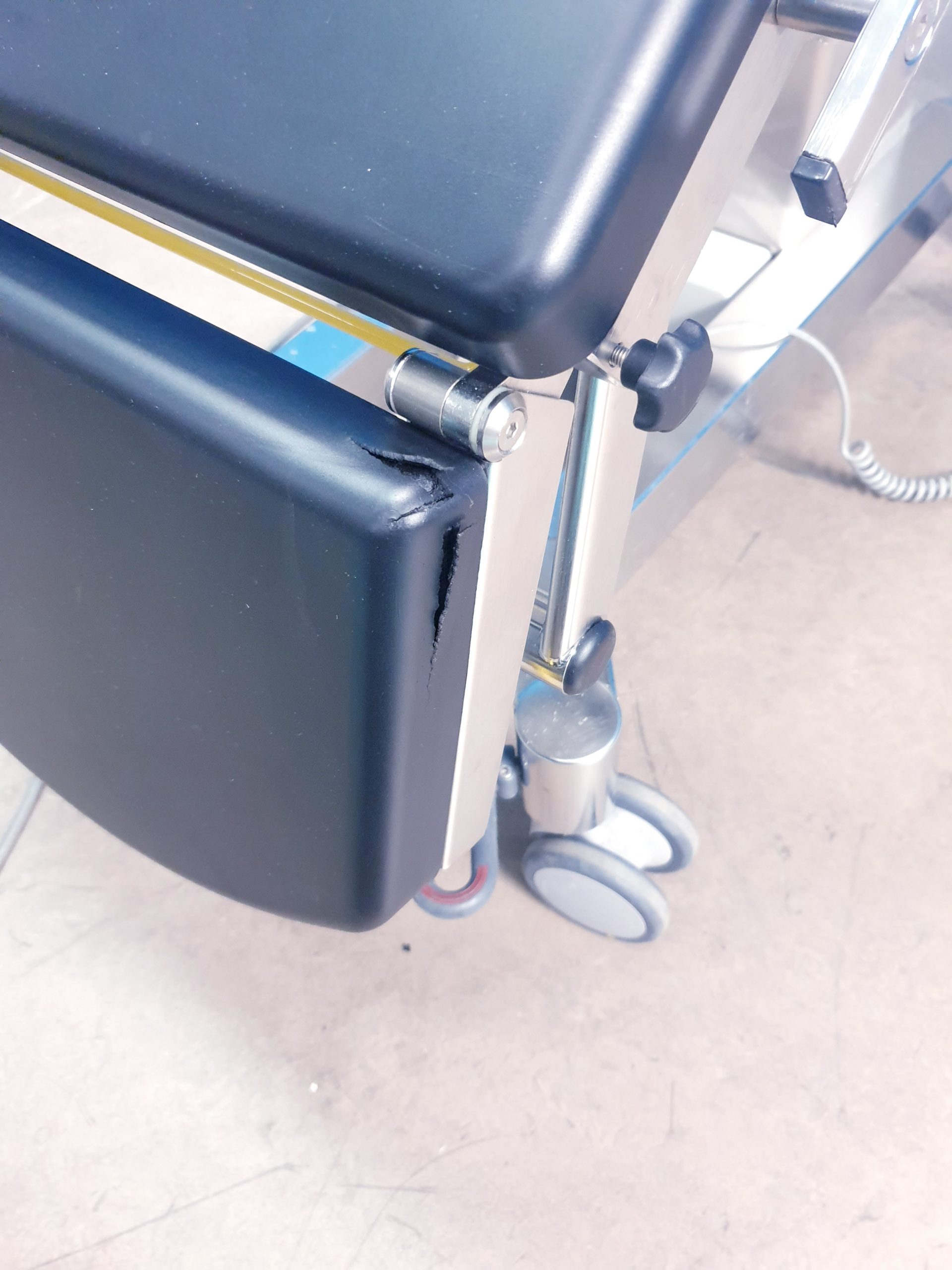 Medifa Mat 5000 Ref – 501020 – OP-Tisch Fahrbar -Liege thumbnail 8