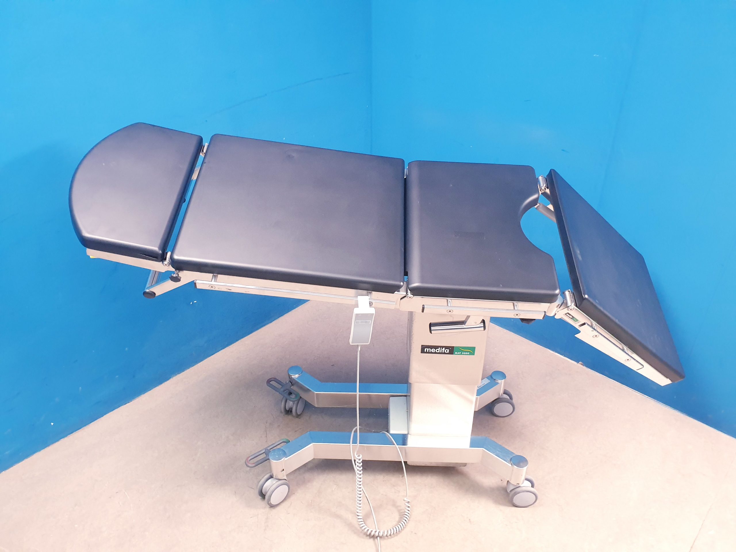 Medifa Mat 5000 Ref – 501020 – OP-Tisch Fahrbar -Liege thumbnail 9
