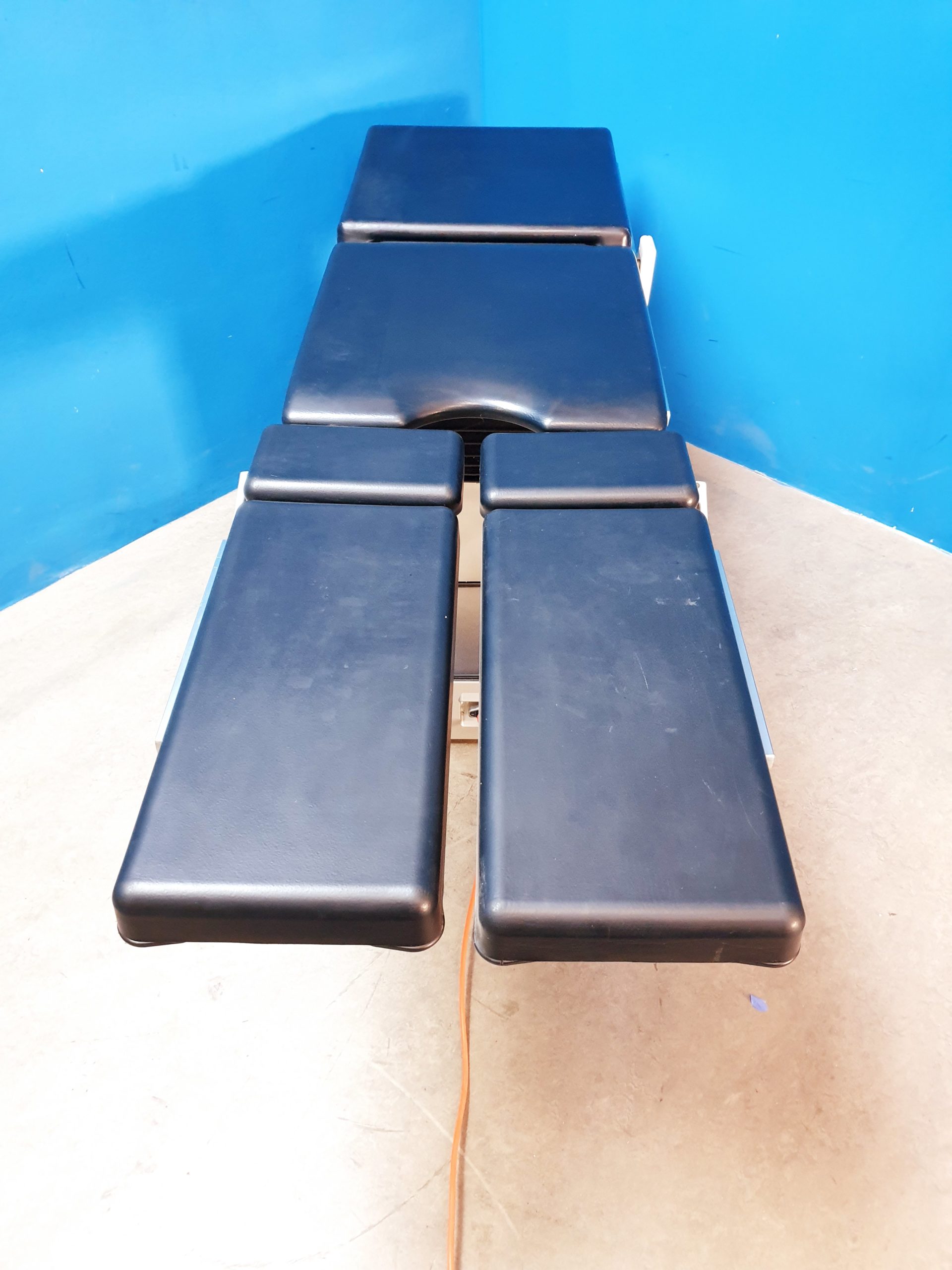 Maquet 1130.50A Op Tisch mit Fernbedienung — image 1 of 12